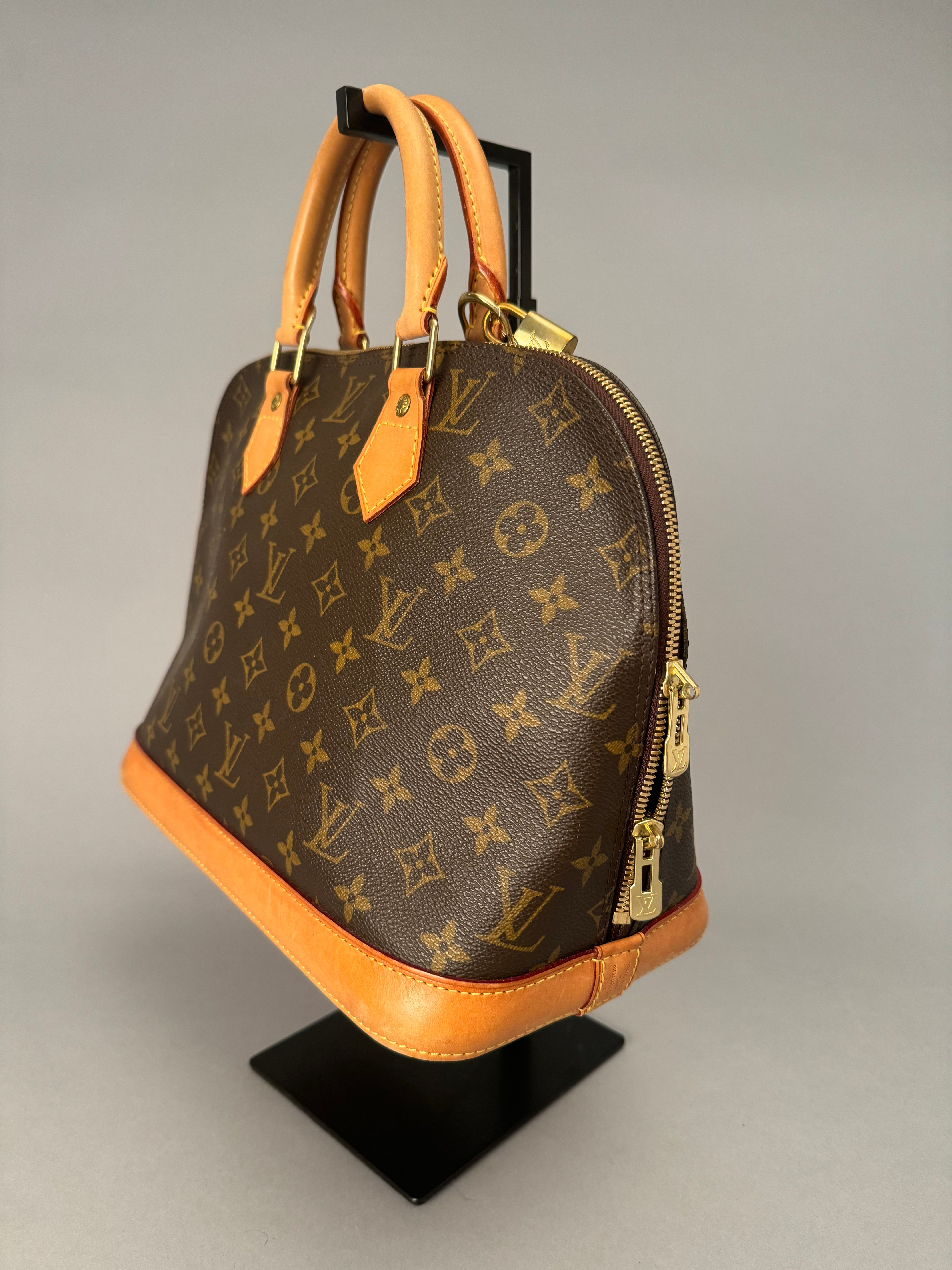 Authentic Pre-Loved Louis Vuitton Alma PM Monogram CT0079