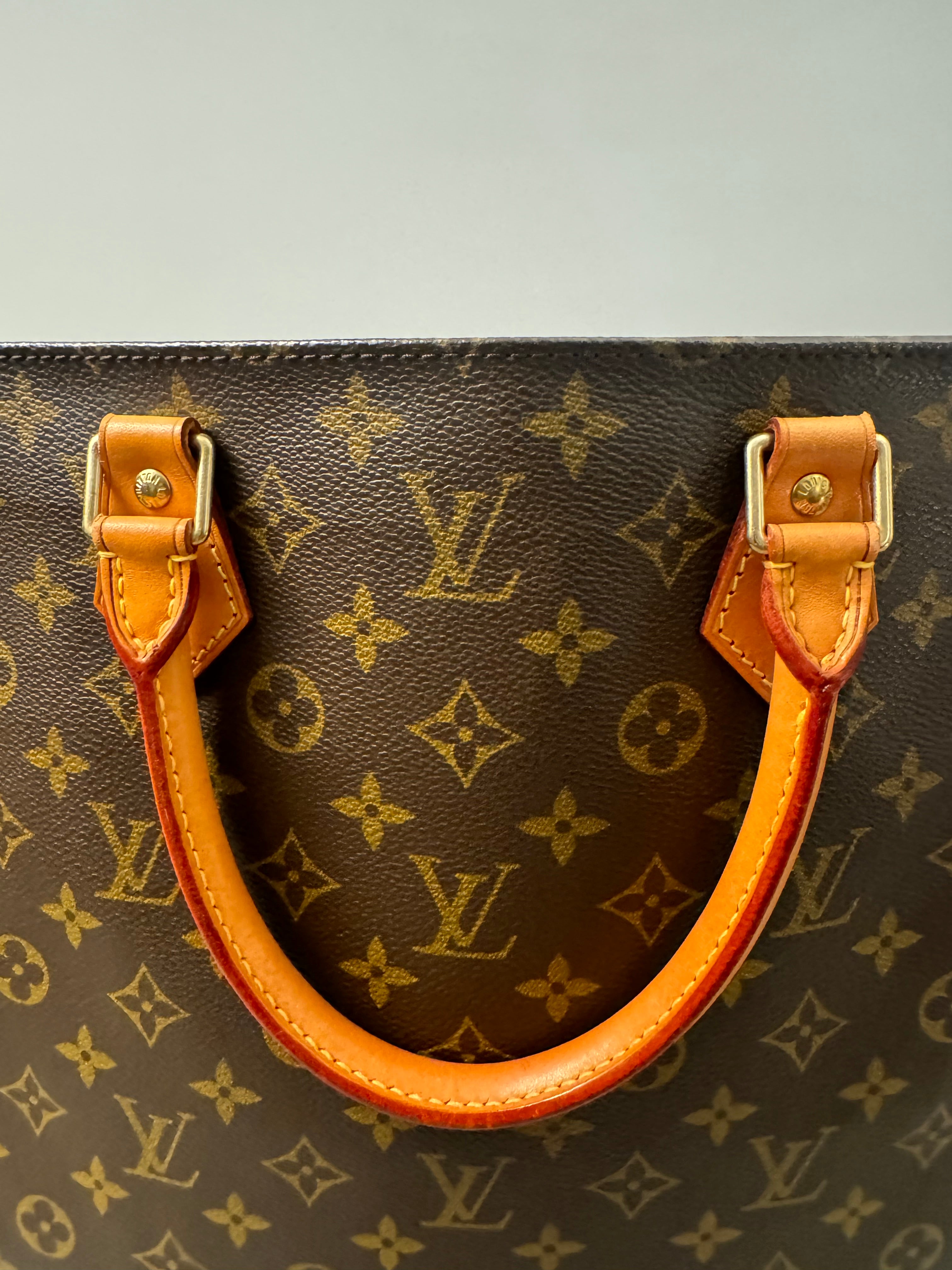 10085 Authentic Pre-loved Louis Vuitton Sac Plat in Monogram Canvas