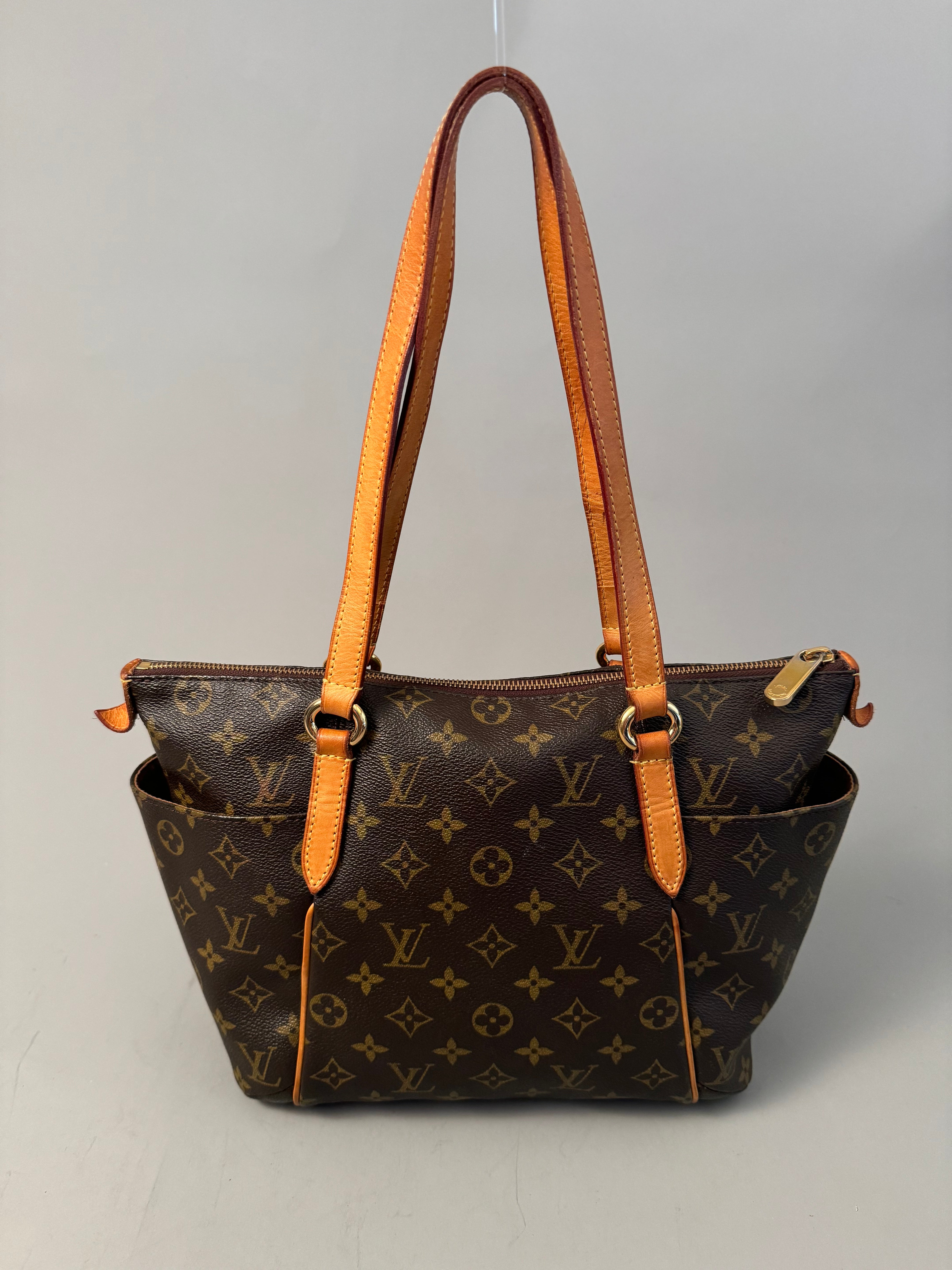 10177 Authentic Pre-loved Louis Vuitton Totally PM in Monogram Canvas