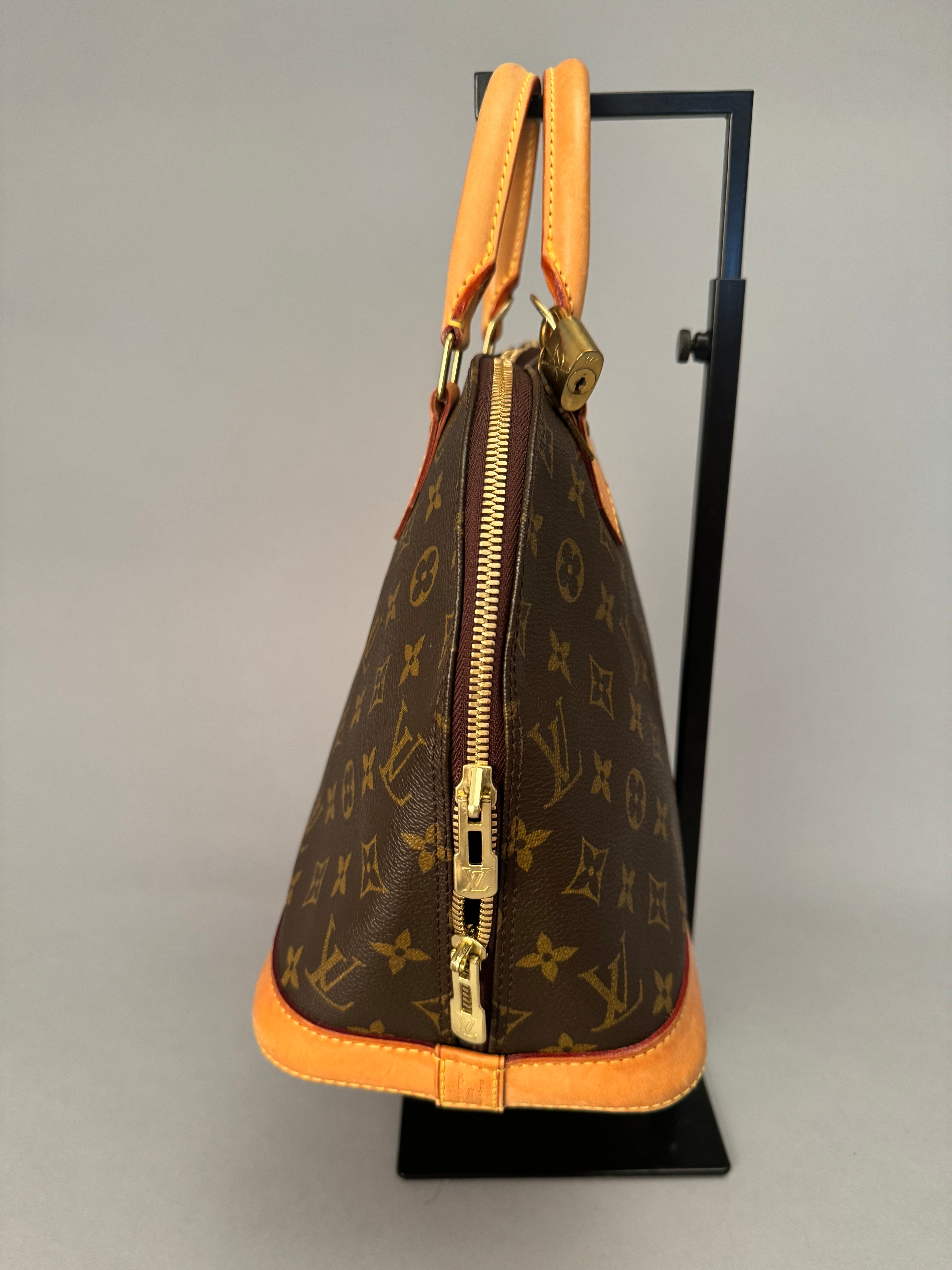 Authentic Pre-Loved Louis Vuitton Alma PM Monogram CT0079