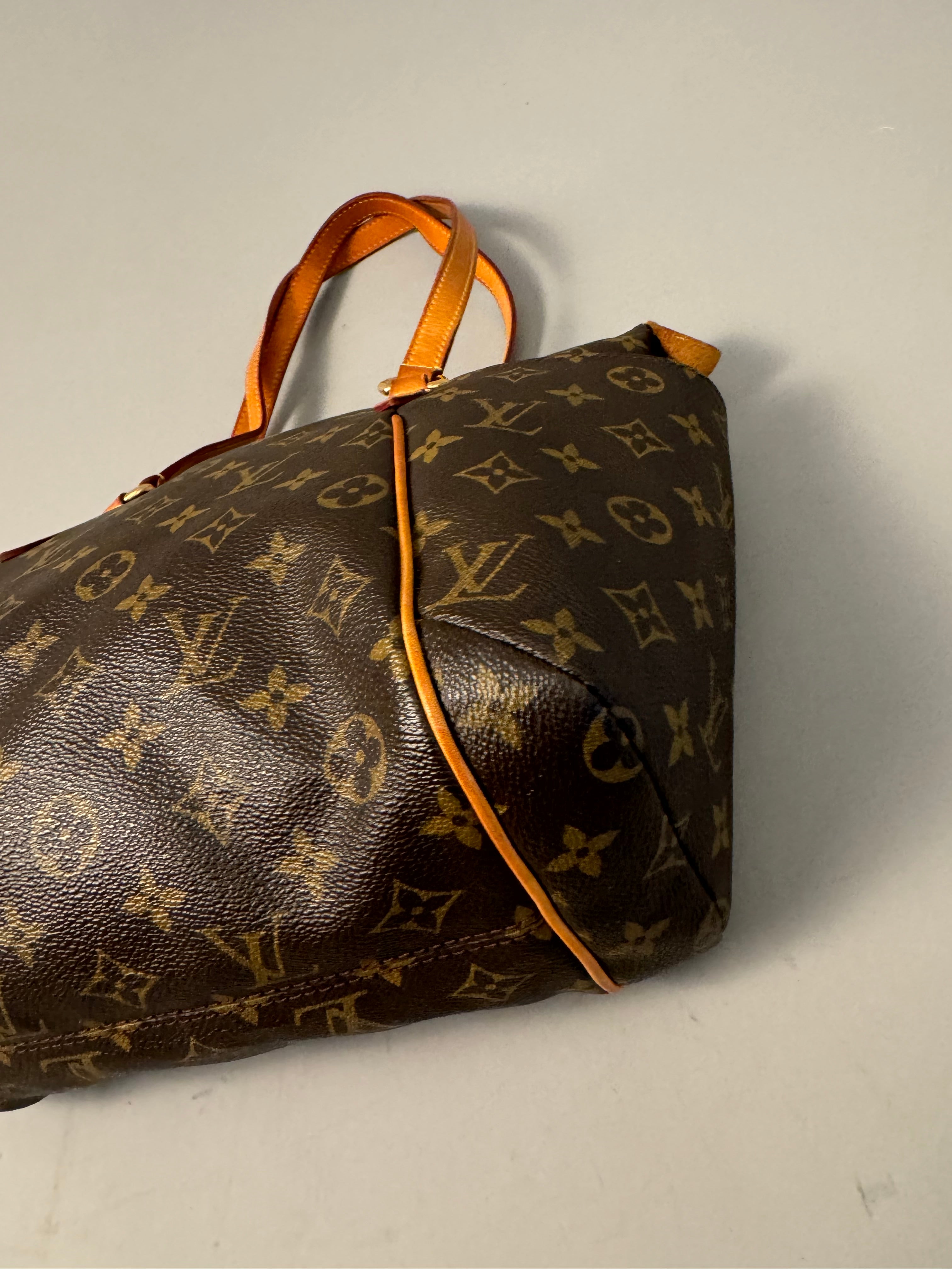 10177 Authentic Pre-loved Louis Vuitton Totally PM in Monogram Canvas