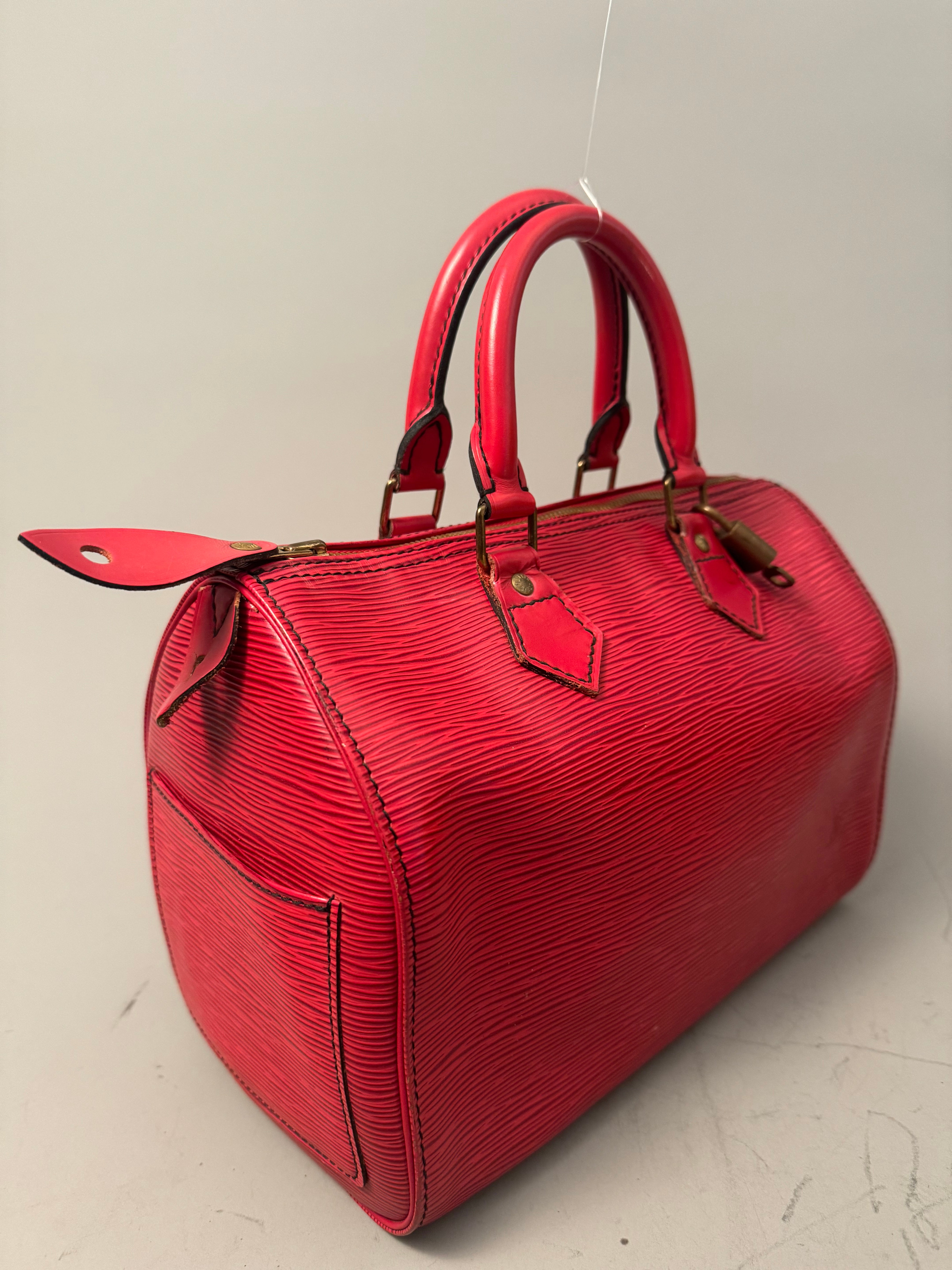 10133 Authentic Pre-loved Louis Vuitton Speedy 25 in Red Epi Leather