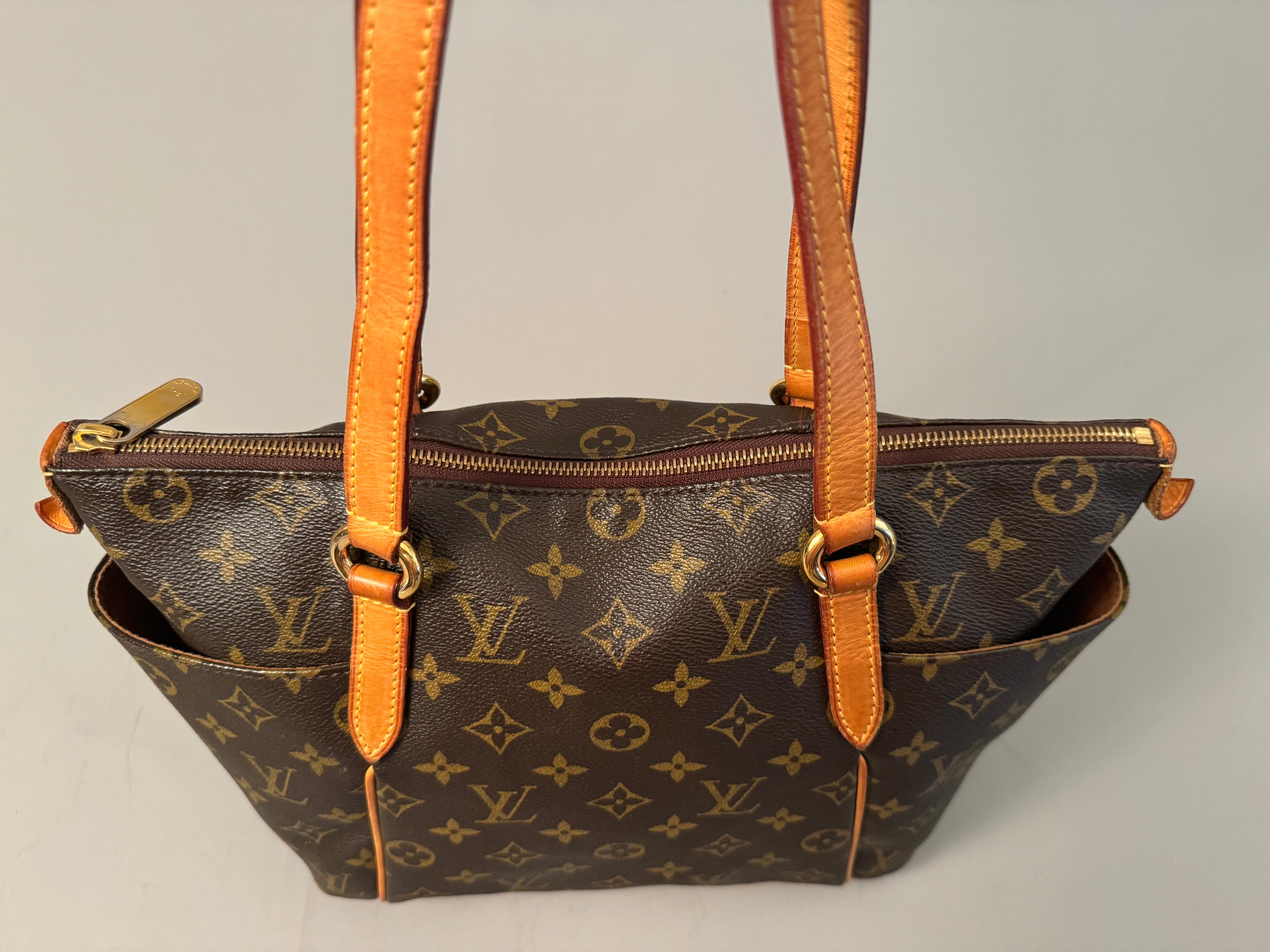 10177 Authentic Pre-loved Louis Vuitton Totally PM in Monogram Canvas