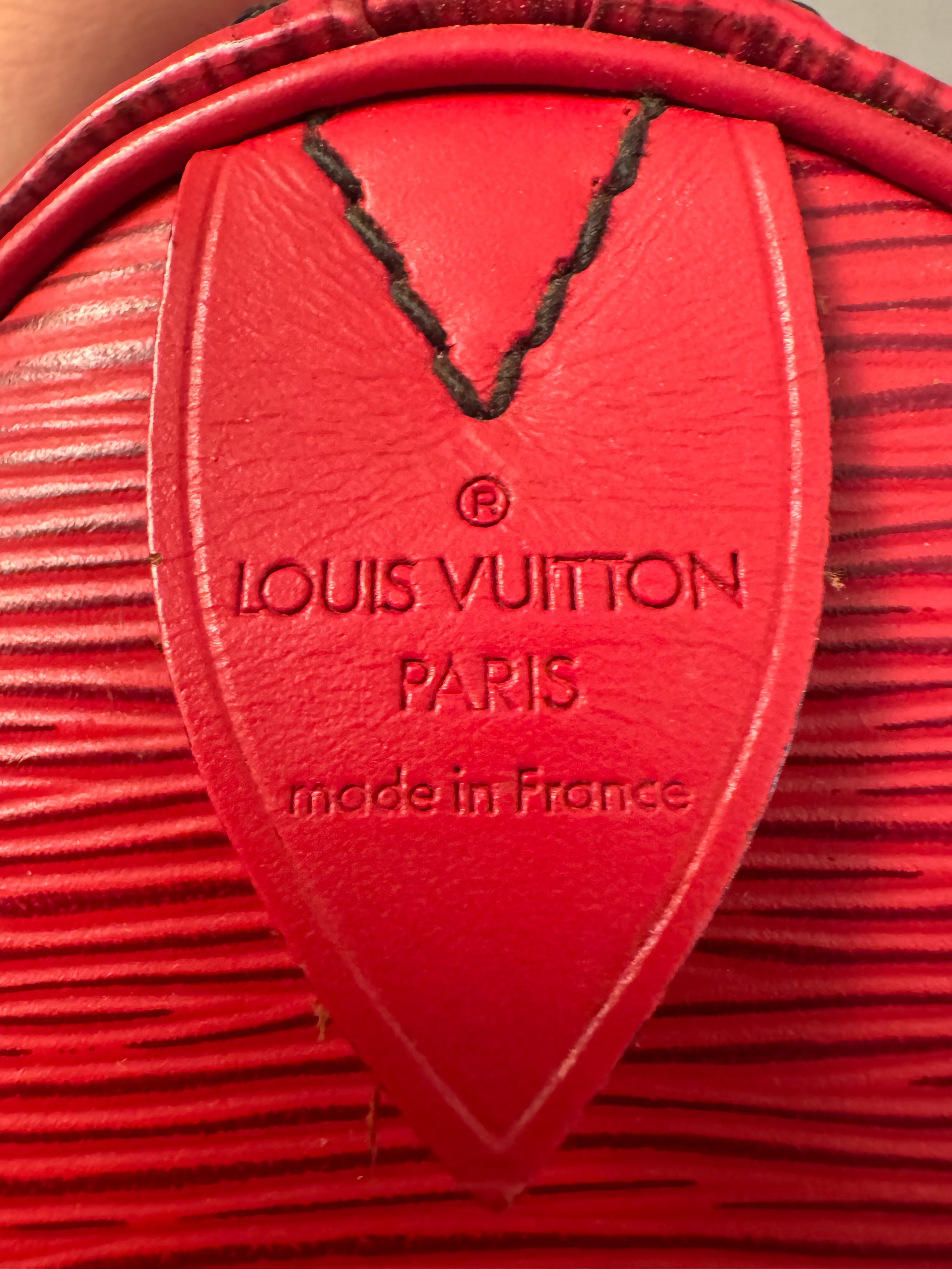 10133 Authentic Pre-loved Louis Vuitton Speedy 25 in Red Epi Leather