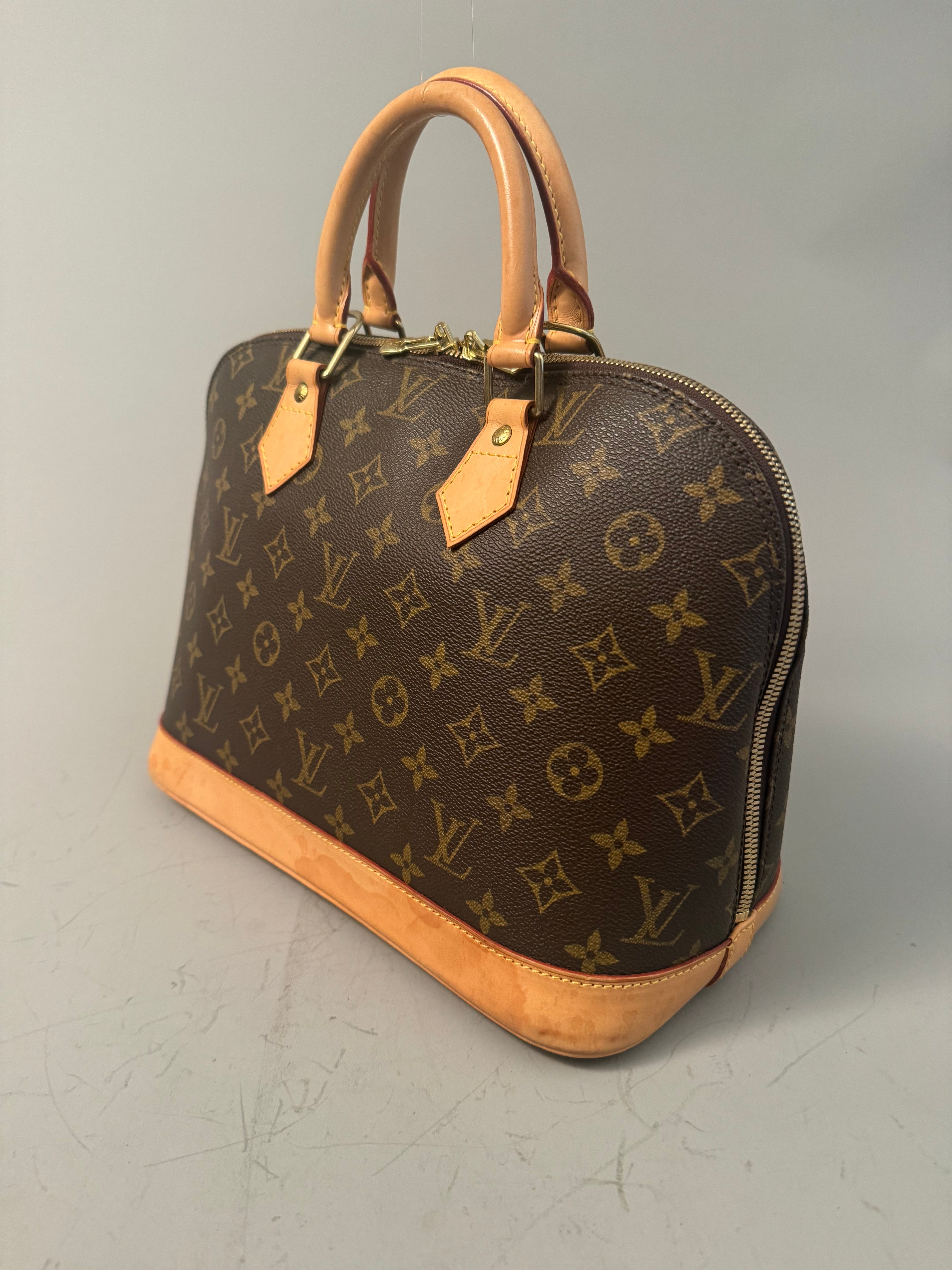 10235 Authentic Pre-Loved Louis Vuitton Alma in Monogram Canvas Fl0033