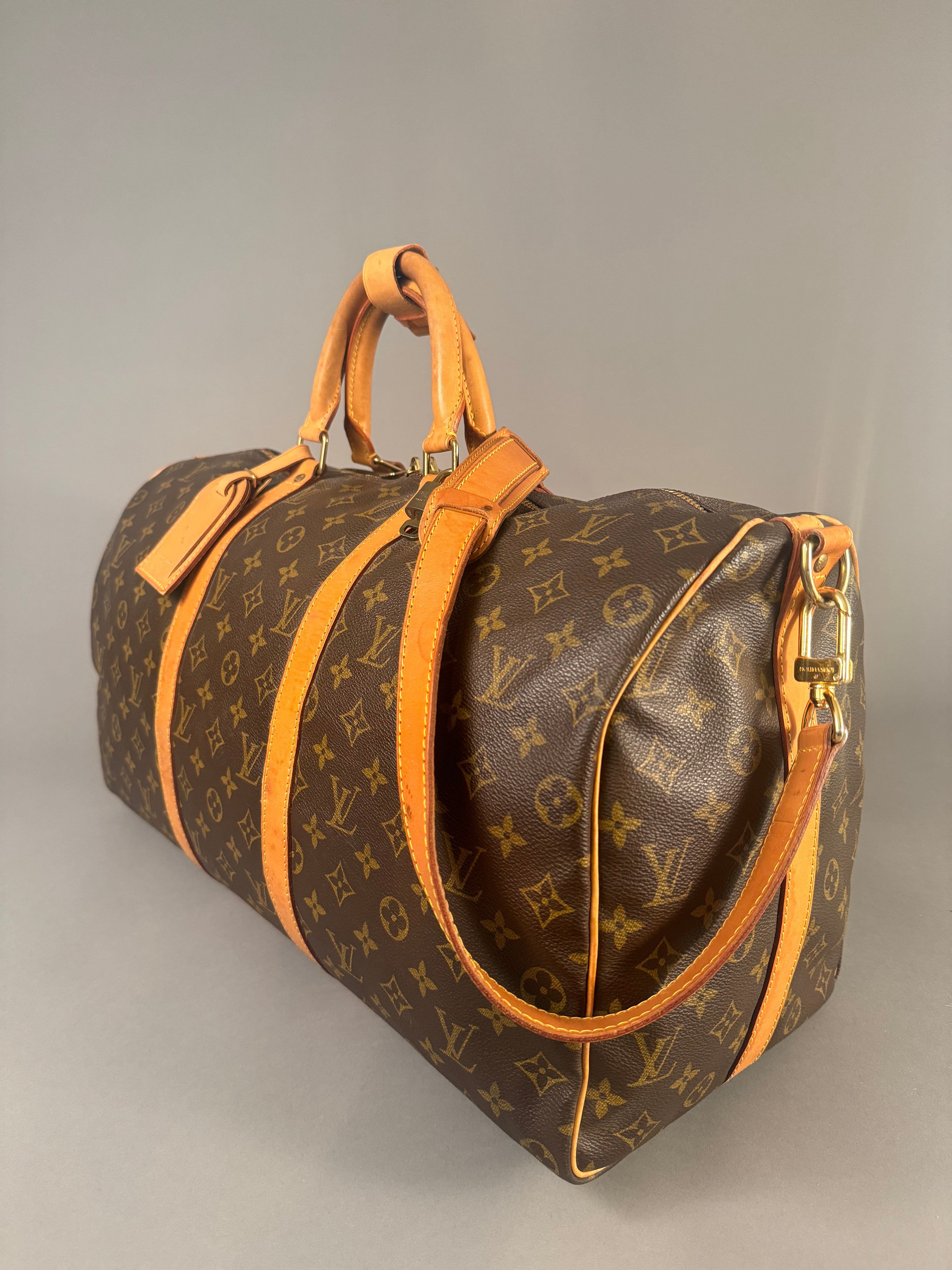 10268 Authentic Pre-loved Louis Vuitton Keepall Bandouliere 50 in Monogram Canvas