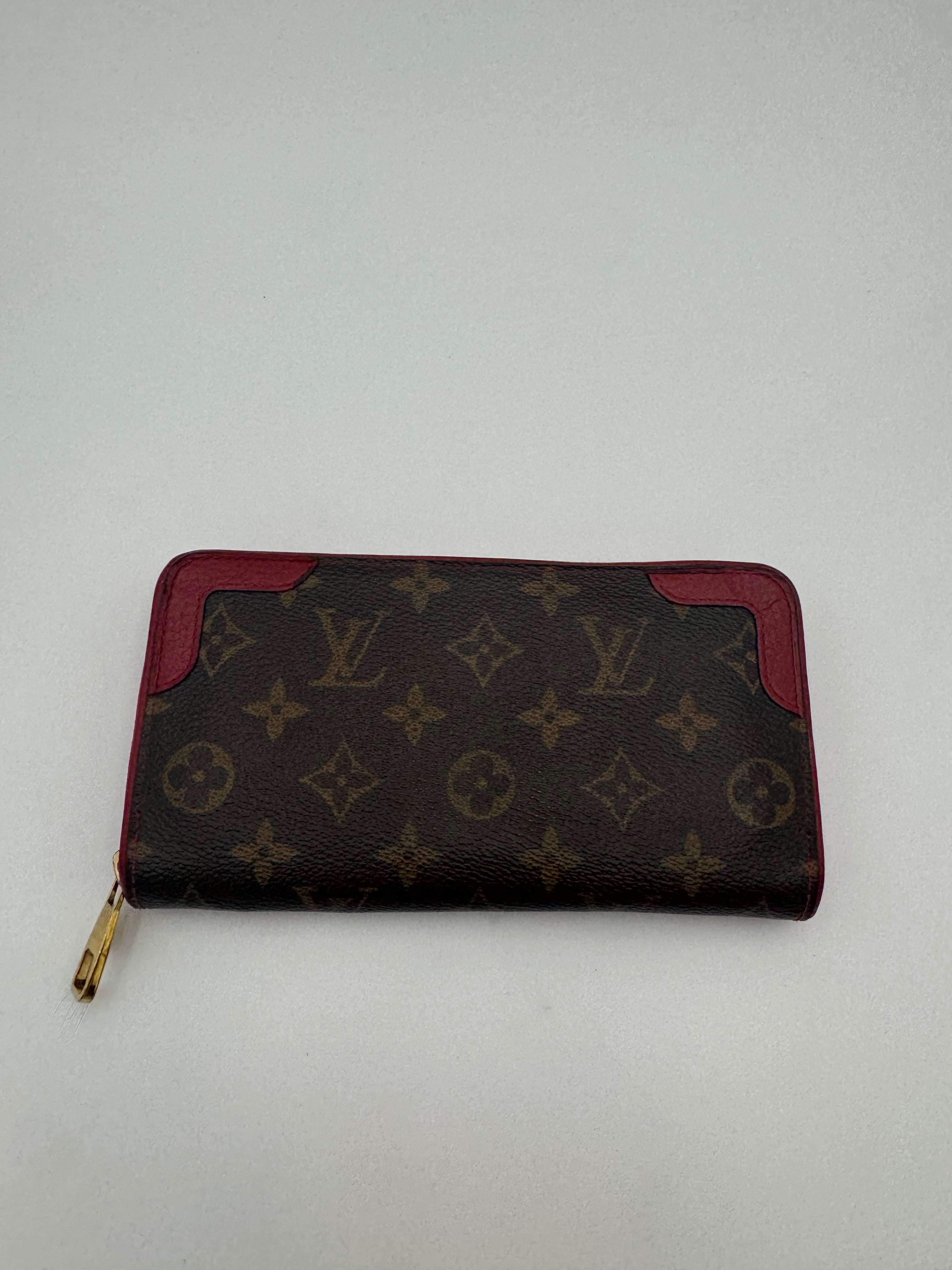 10303 Authentic Pre-loved Louis Vuitton Retiro Zippy Wallet in Monogram Canvas