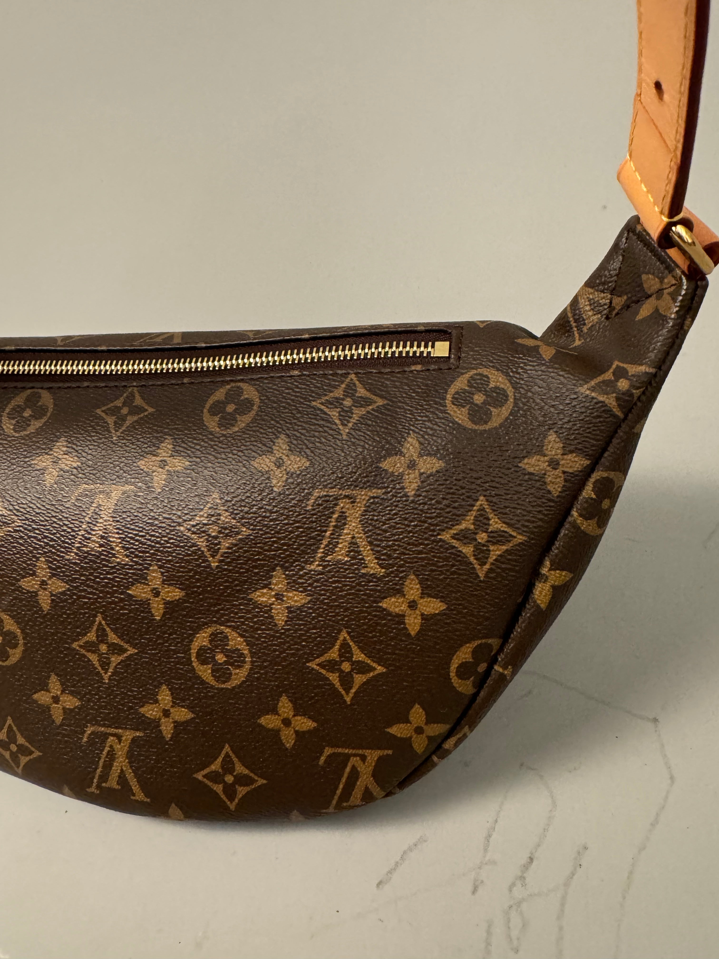 10240 Authentic Pre-Loved Louis Vuitton Bumbag in Monogram Canvas