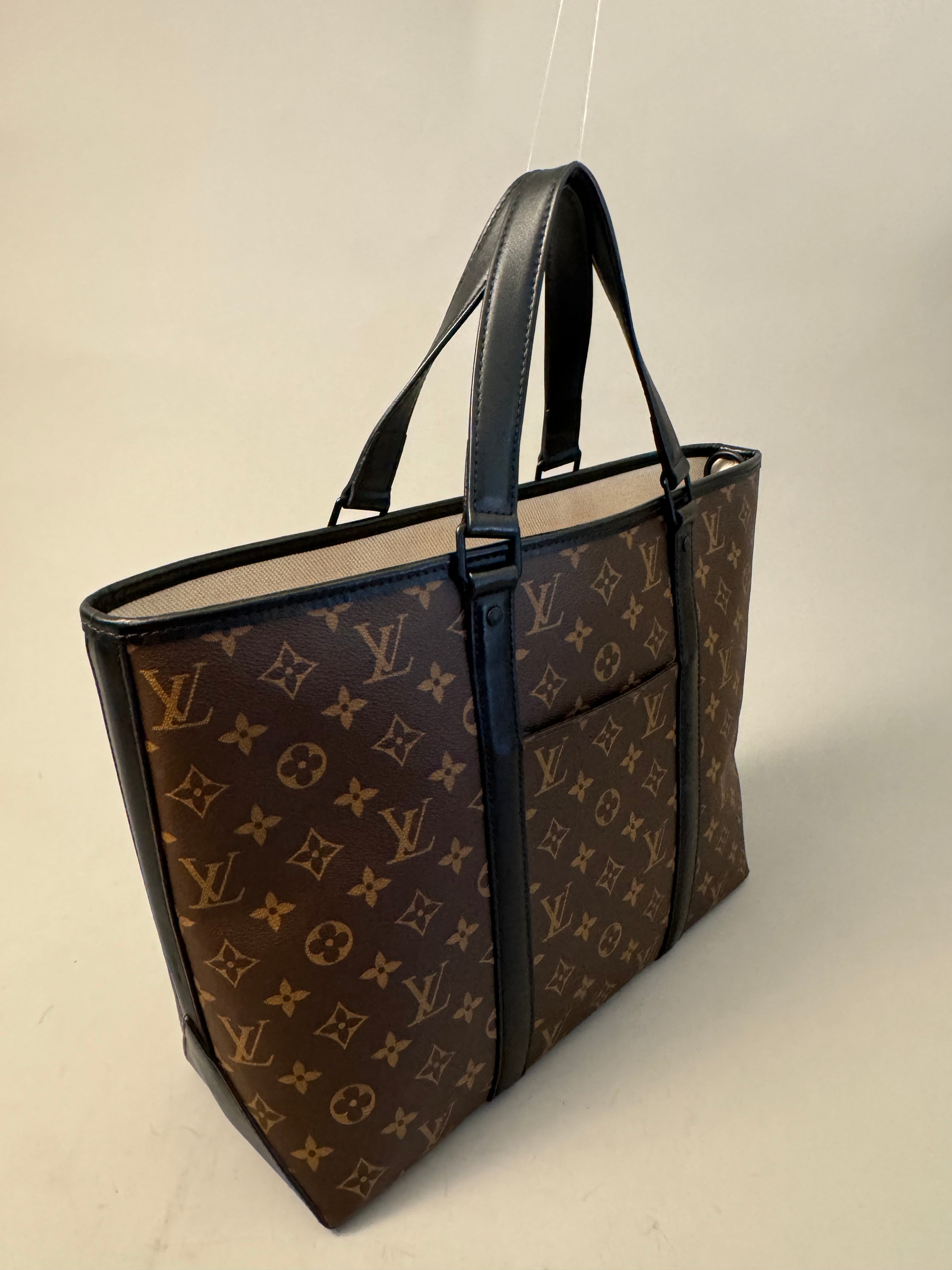 10195 Authentic Pre-loved Louis Vuitton
Weekend Tote in Monogram Canvas