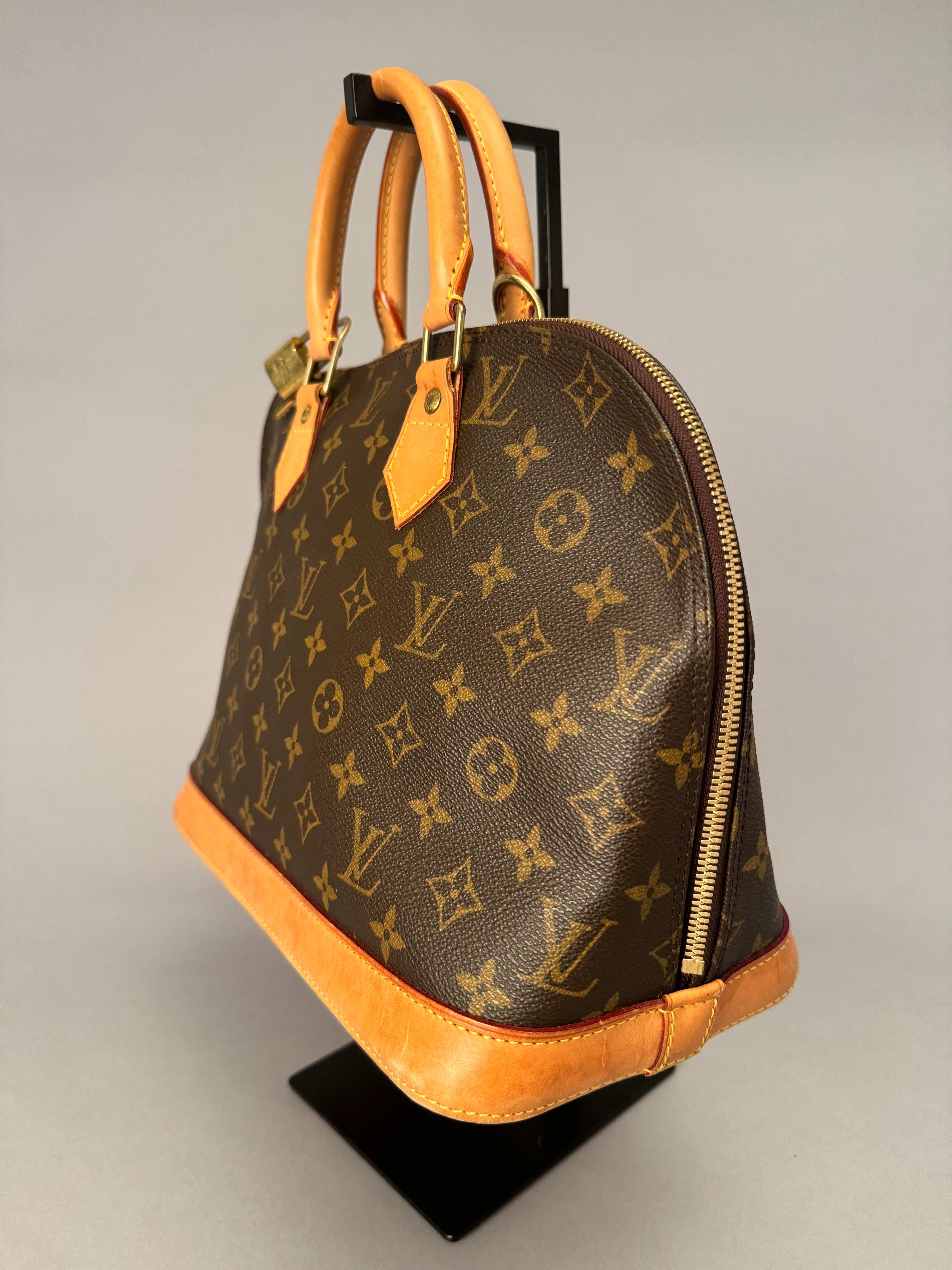 Authentic Pre-Loved Louis Vuitton Alma PM Monogram CT0079