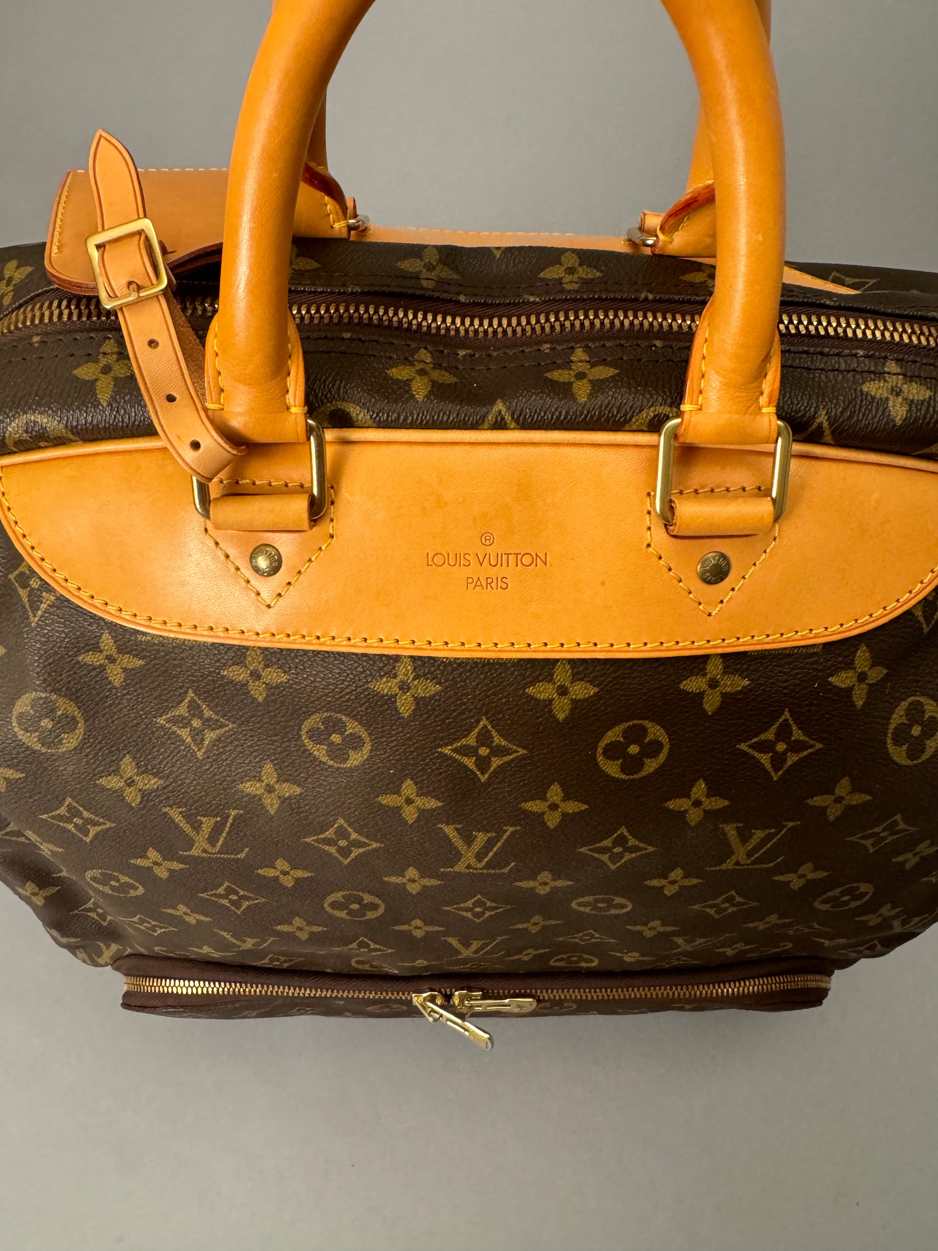 10286 Authentic Pre-loved Louis Vuitton Evasion Monogram