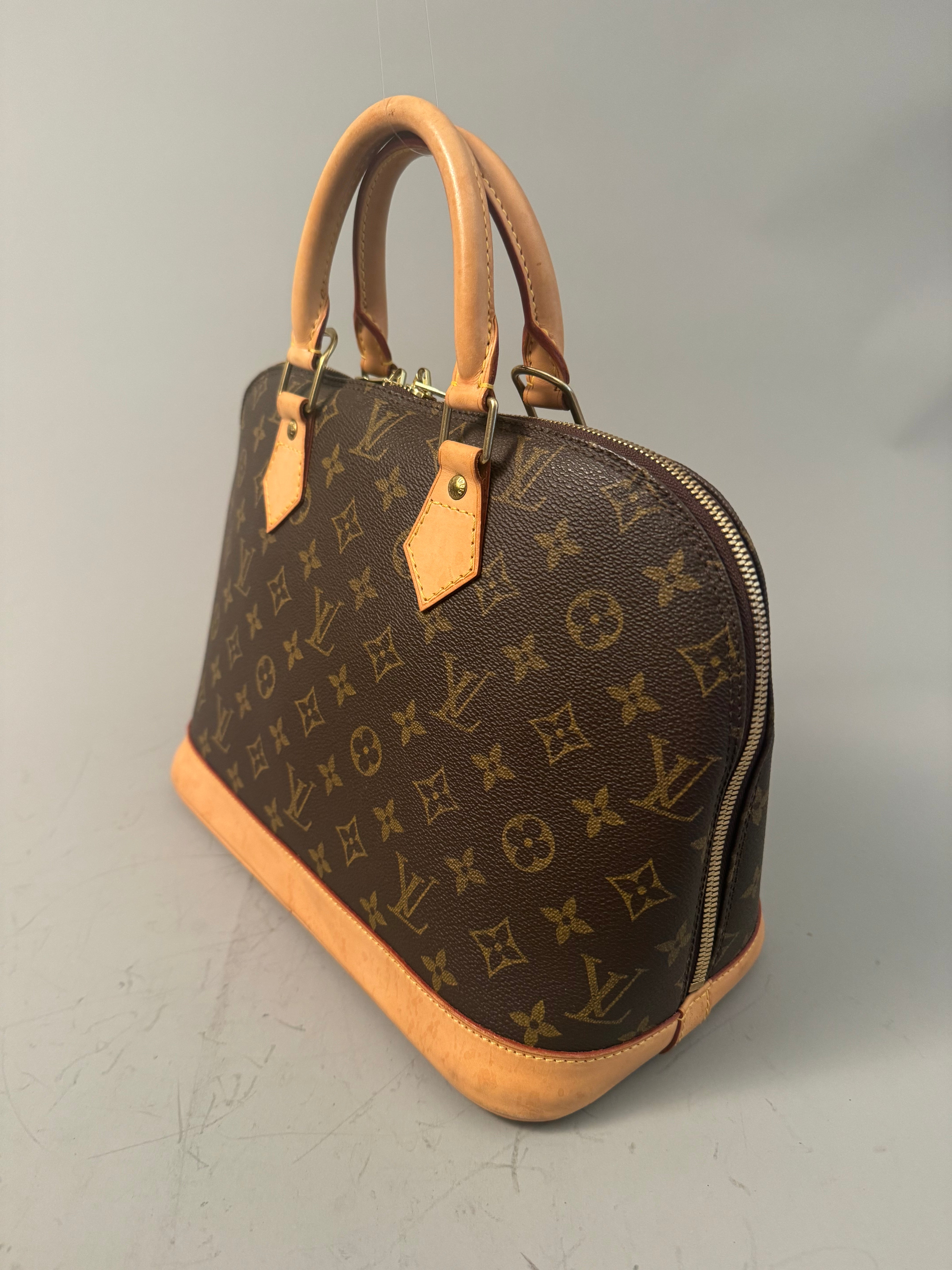 10235 Authentic Pre-Loved Louis Vuitton Alma in Monogram Canvas Fl0033