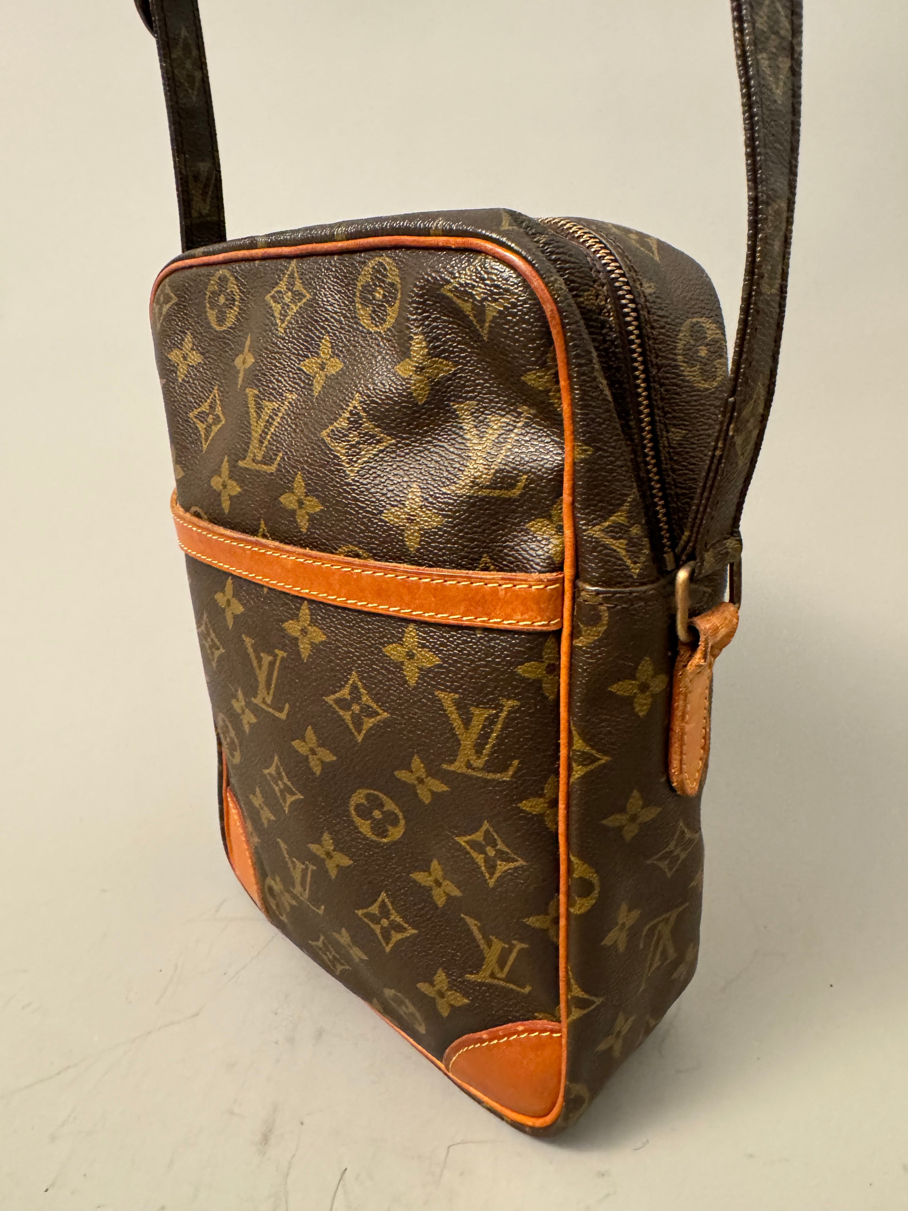 10130 Authentic Pre-loved Louis Vuitton Danube GM in Monogram Canvas