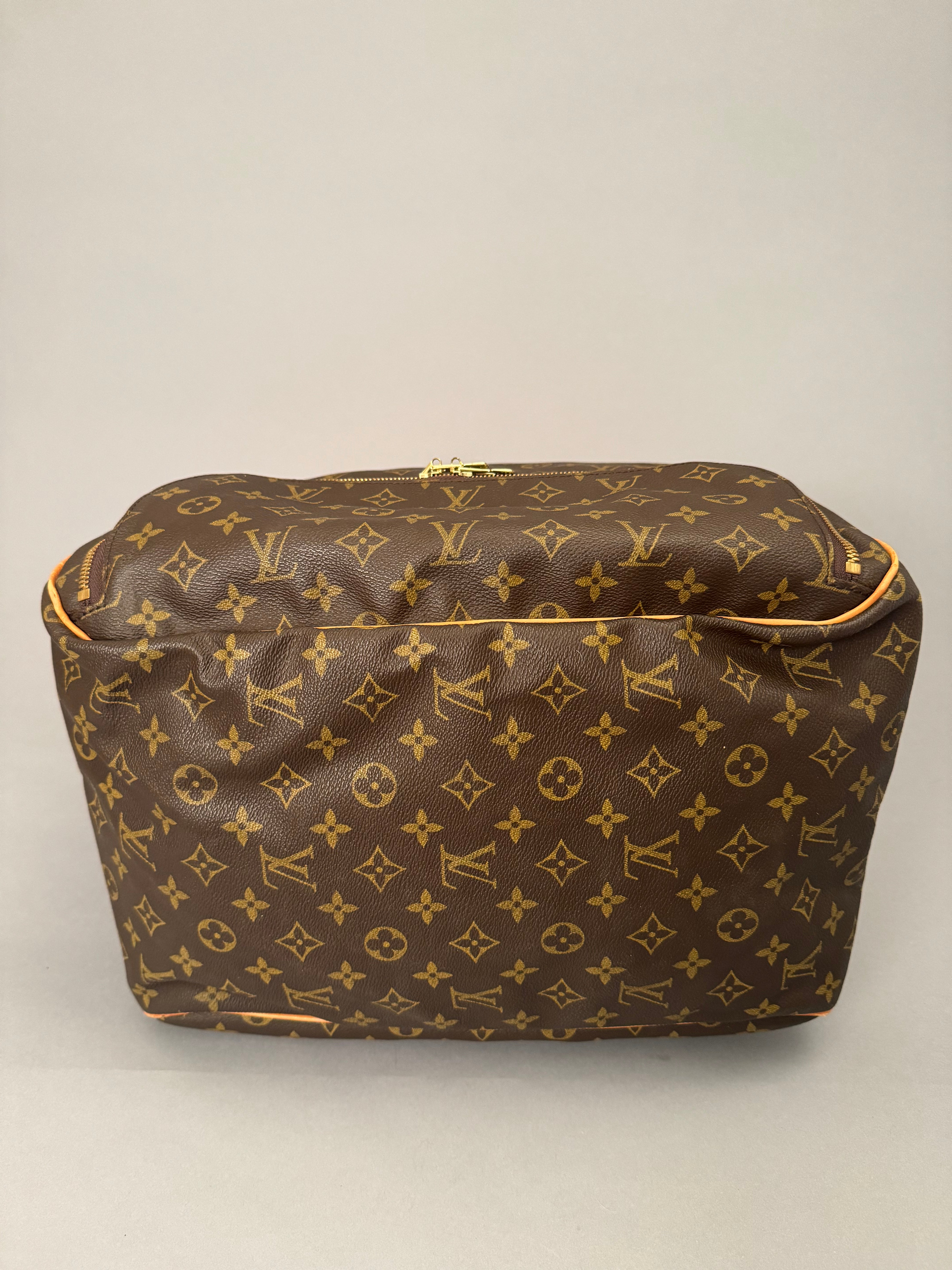 10286 Authentic Pre-loved Louis Vuitton Evasion Monogram