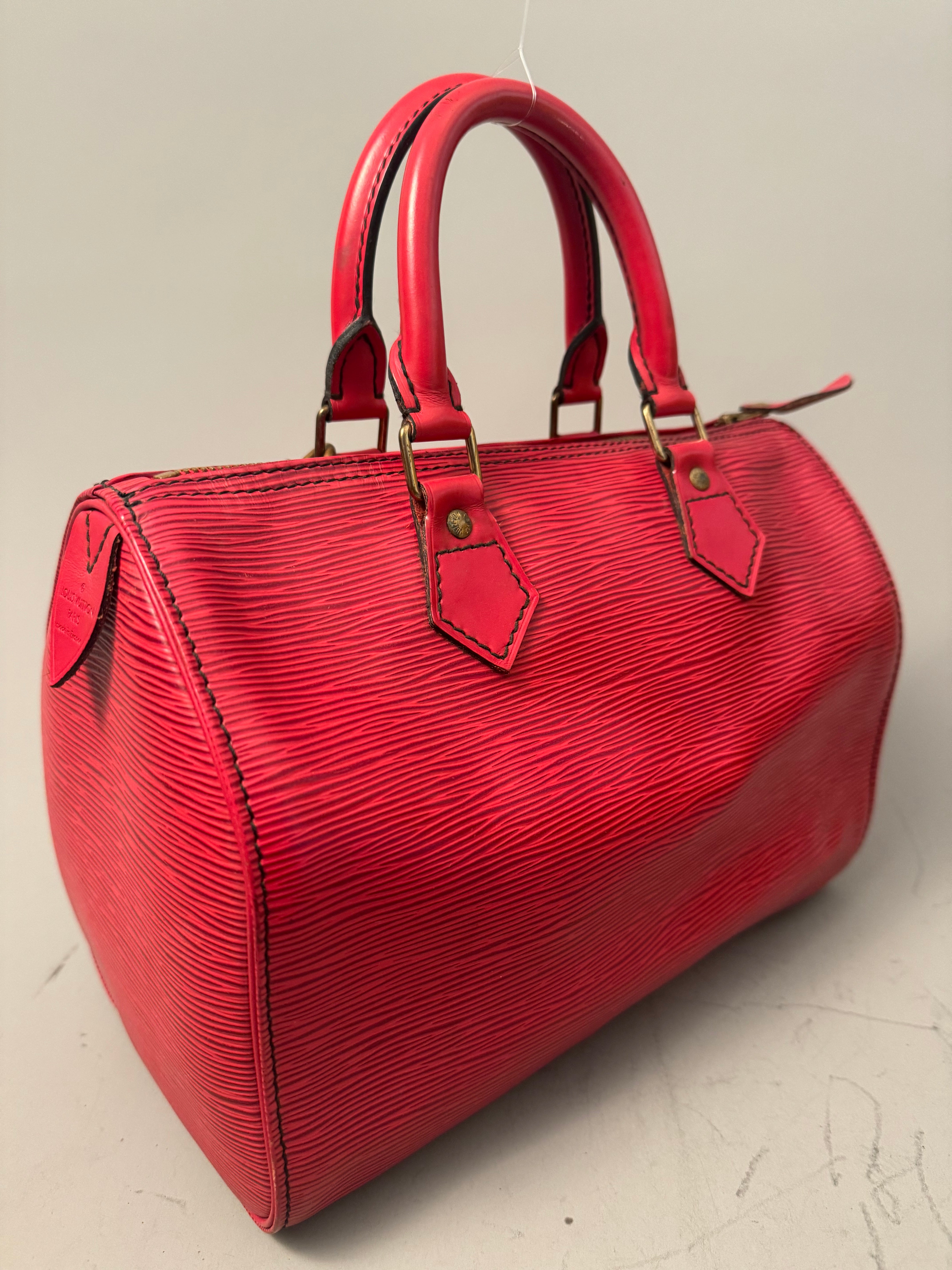 10133 Authentic Pre-loved Louis Vuitton Speedy 25 in Red Epi Leather