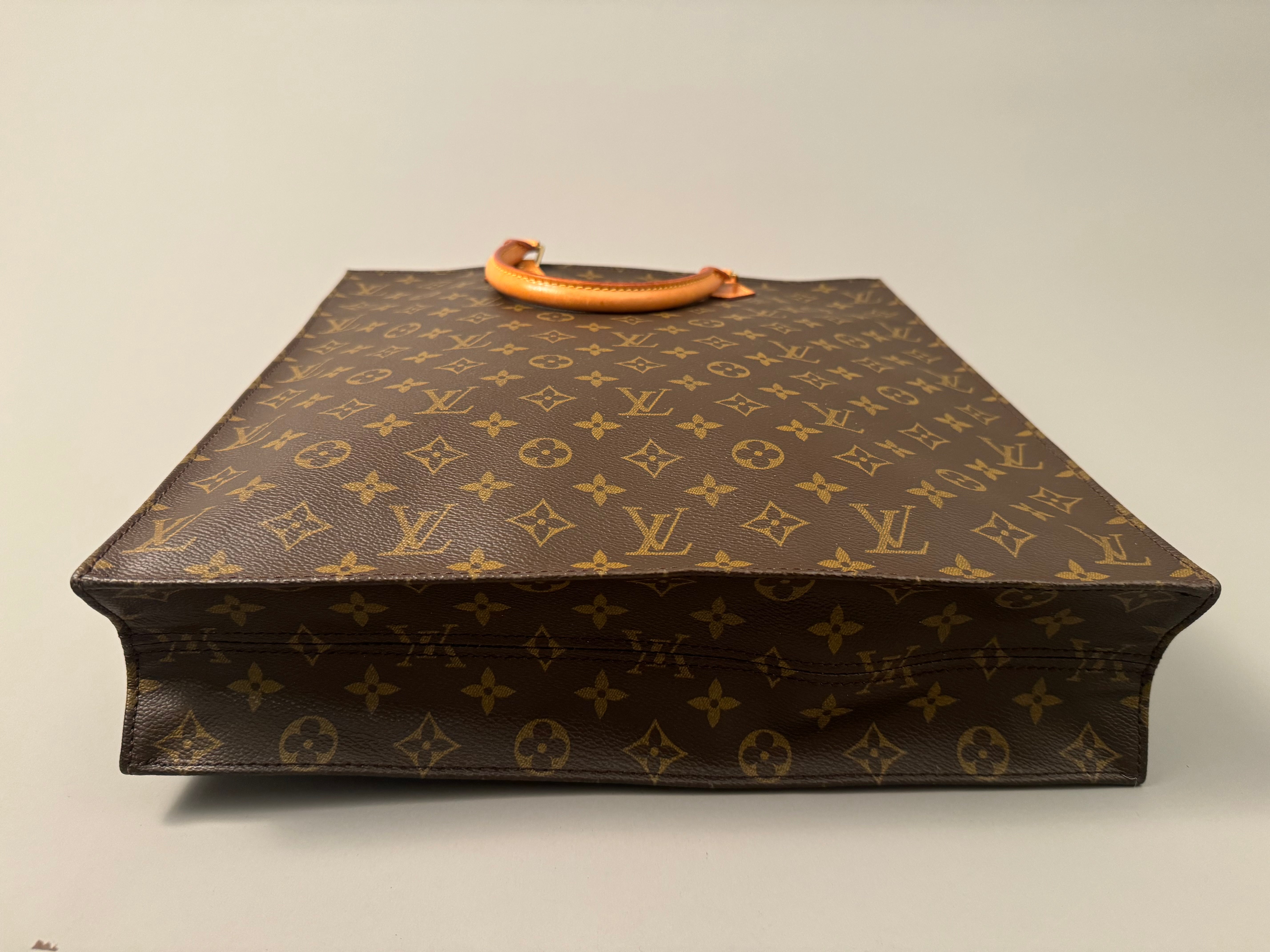 10085 Authentic Pre-loved Louis Vuitton Sac Plat in Monogram Canvas