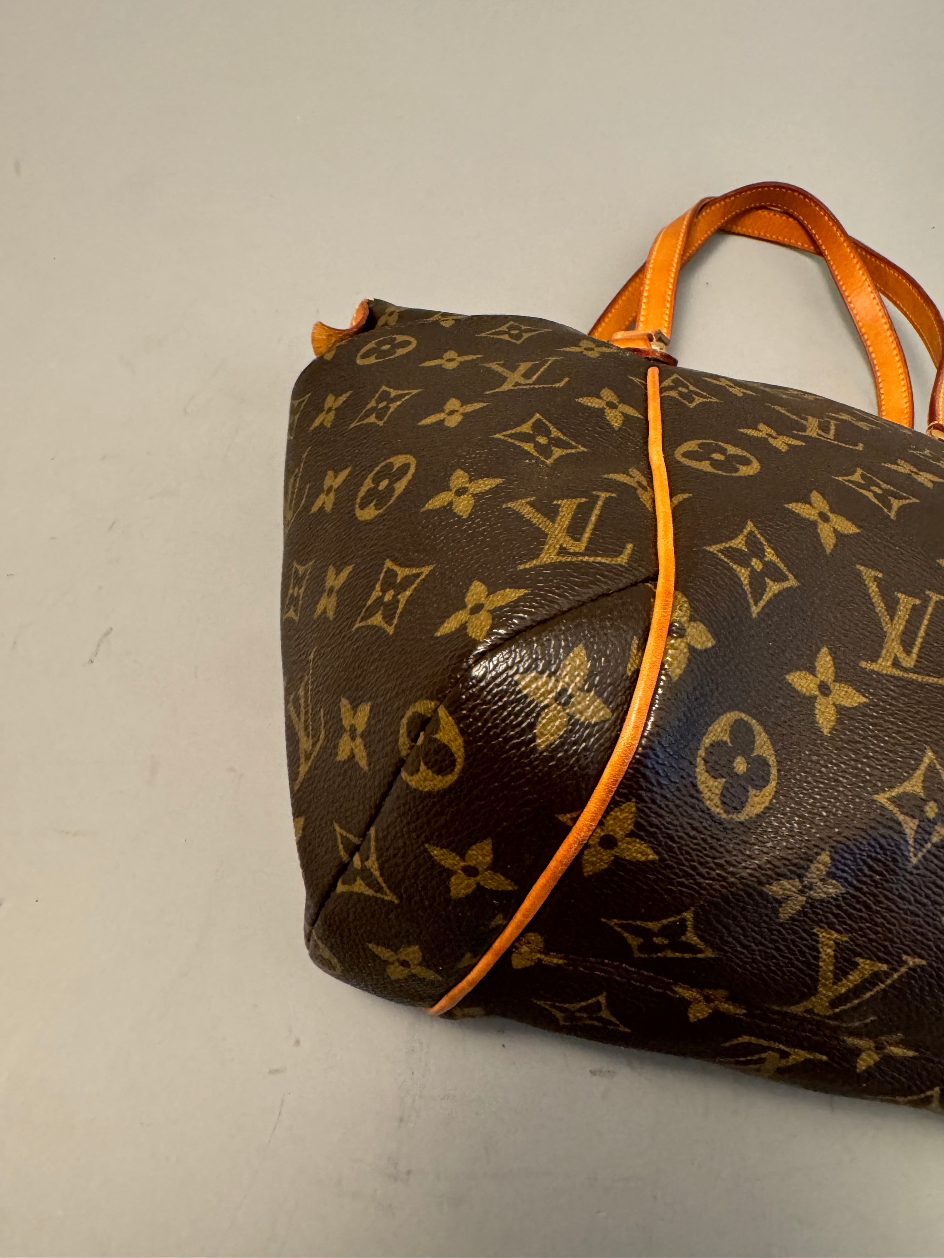 10177 Authentic Pre-loved Louis Vuitton Totally PM in Monogram Canvas