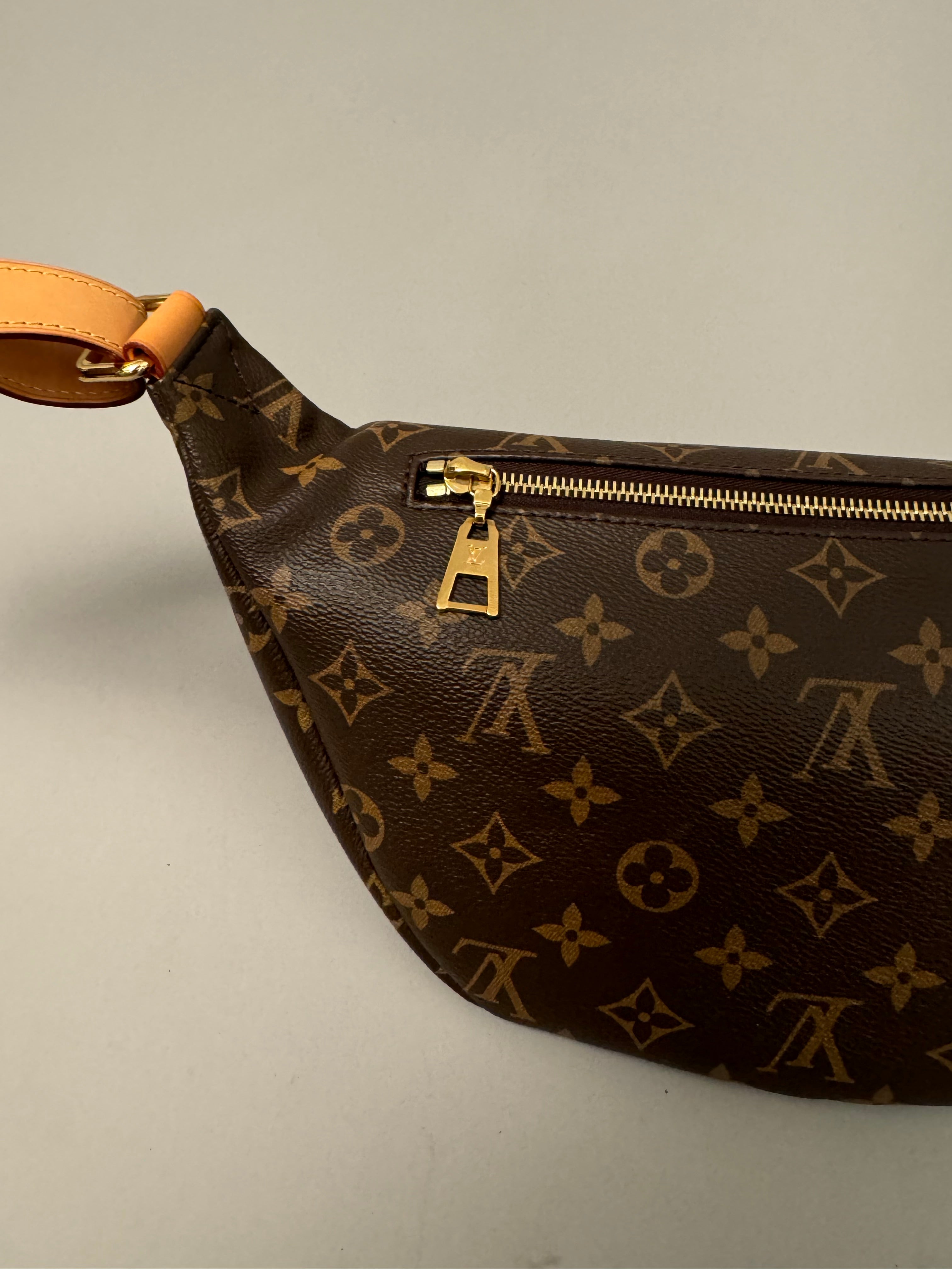 10240 Authentic Pre-Loved Louis Vuitton Bumbag in Monogram Canvas