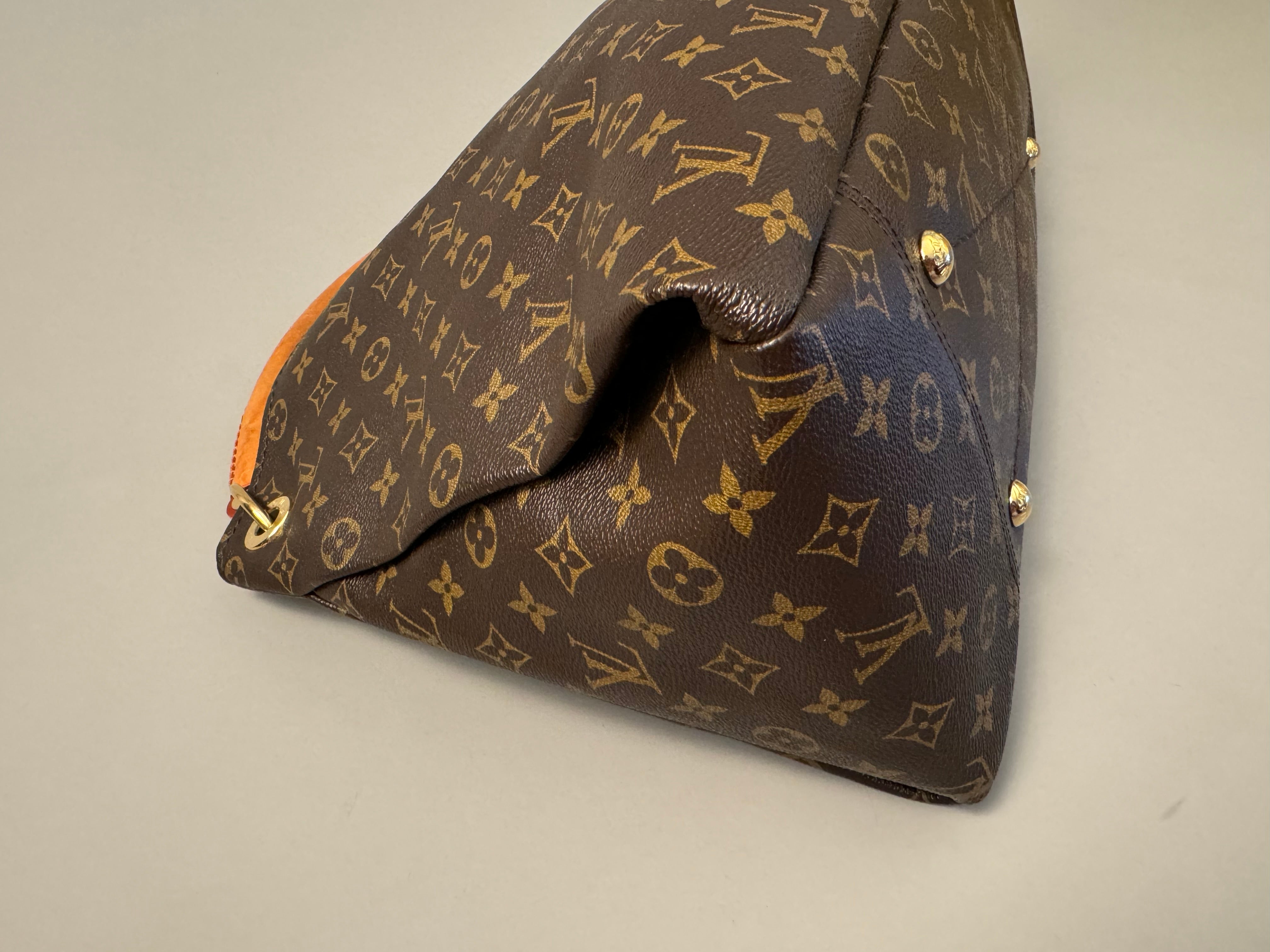 10280 Authentic Pre-loved Louis Vuitton Artsy MM in Monogram Canvas