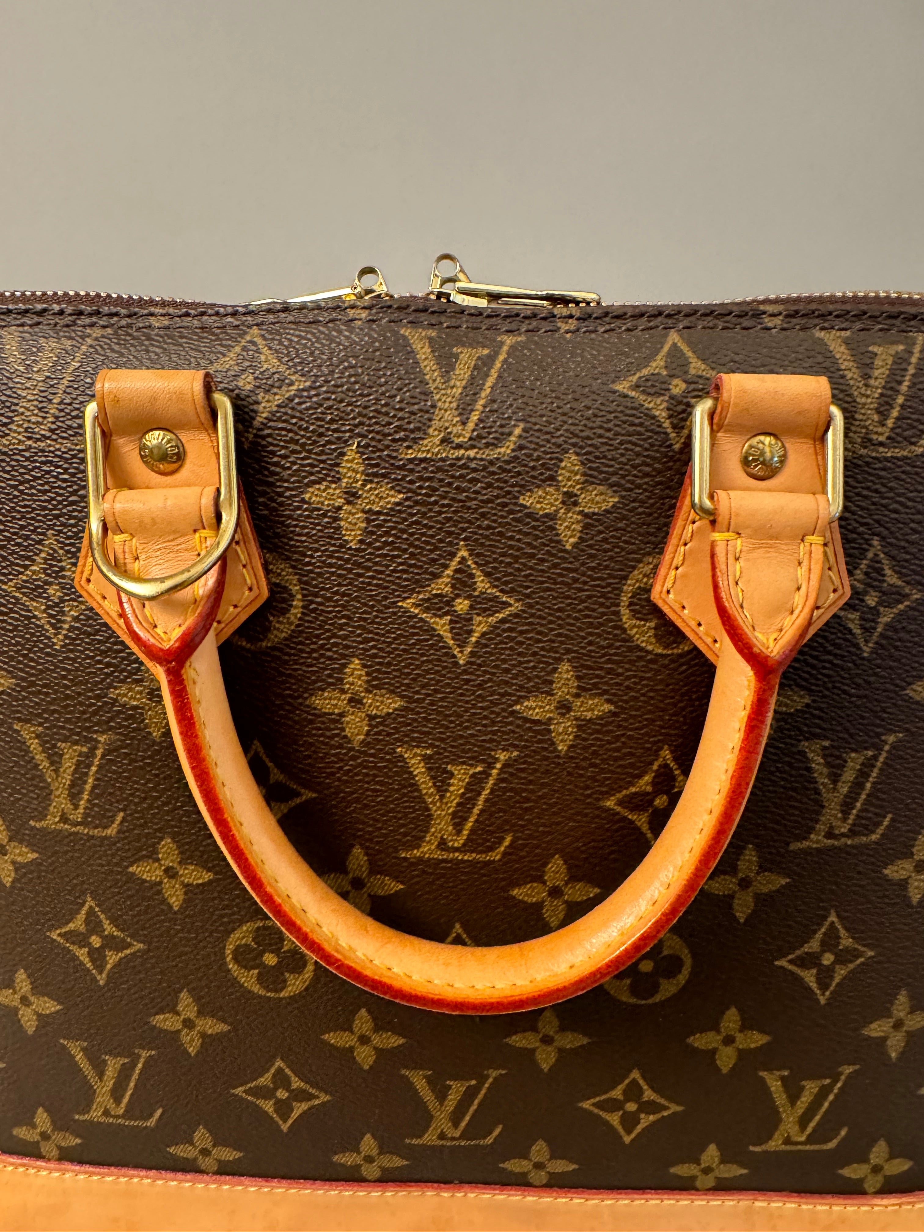 10235 Authentic Pre-Loved Louis Vuitton Alma in Monogram Canvas Fl0033