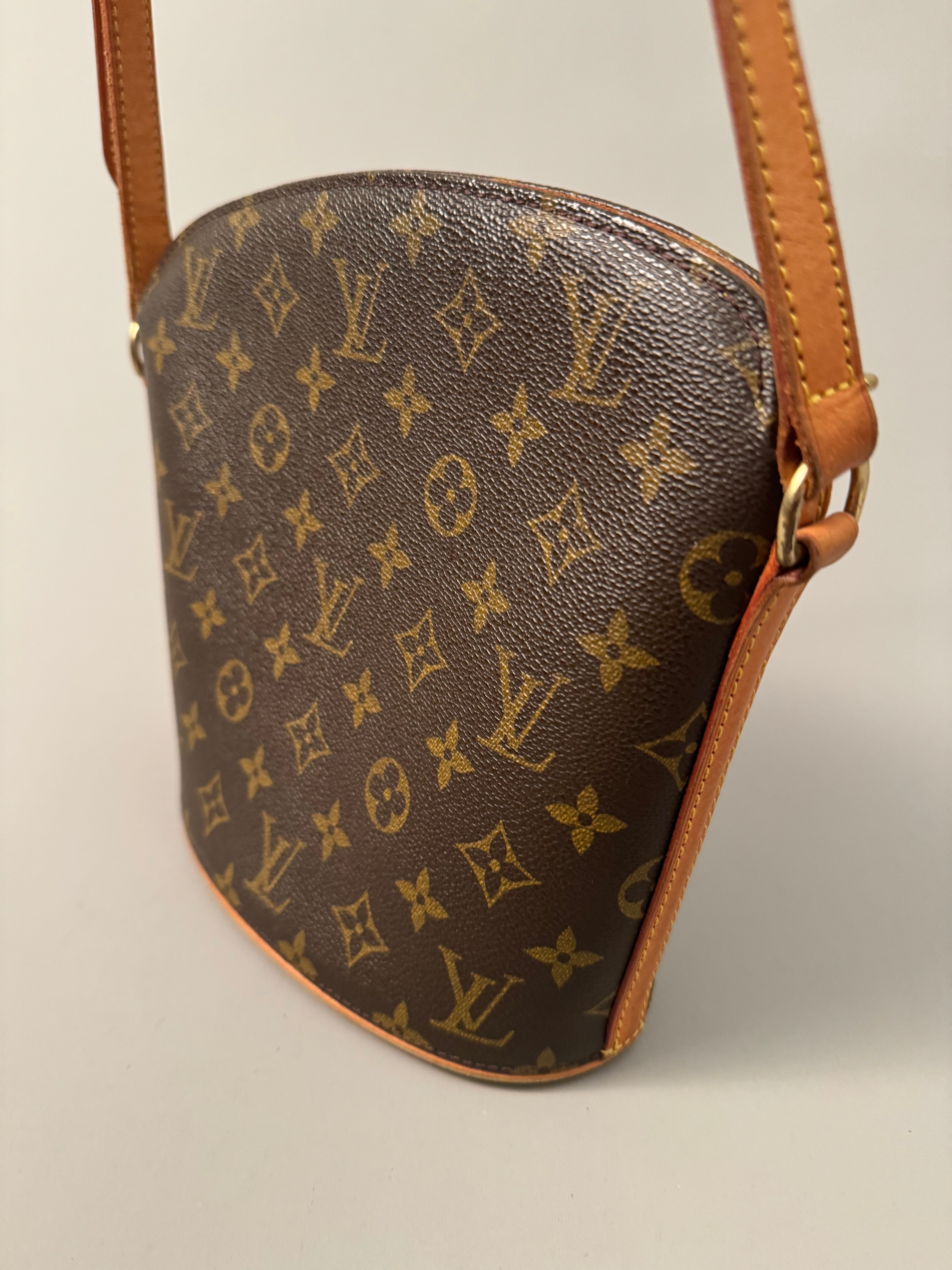 10218 Authentic Pre-loved Louis Vuitton Drouot in Monogram Canvas Done VI0080