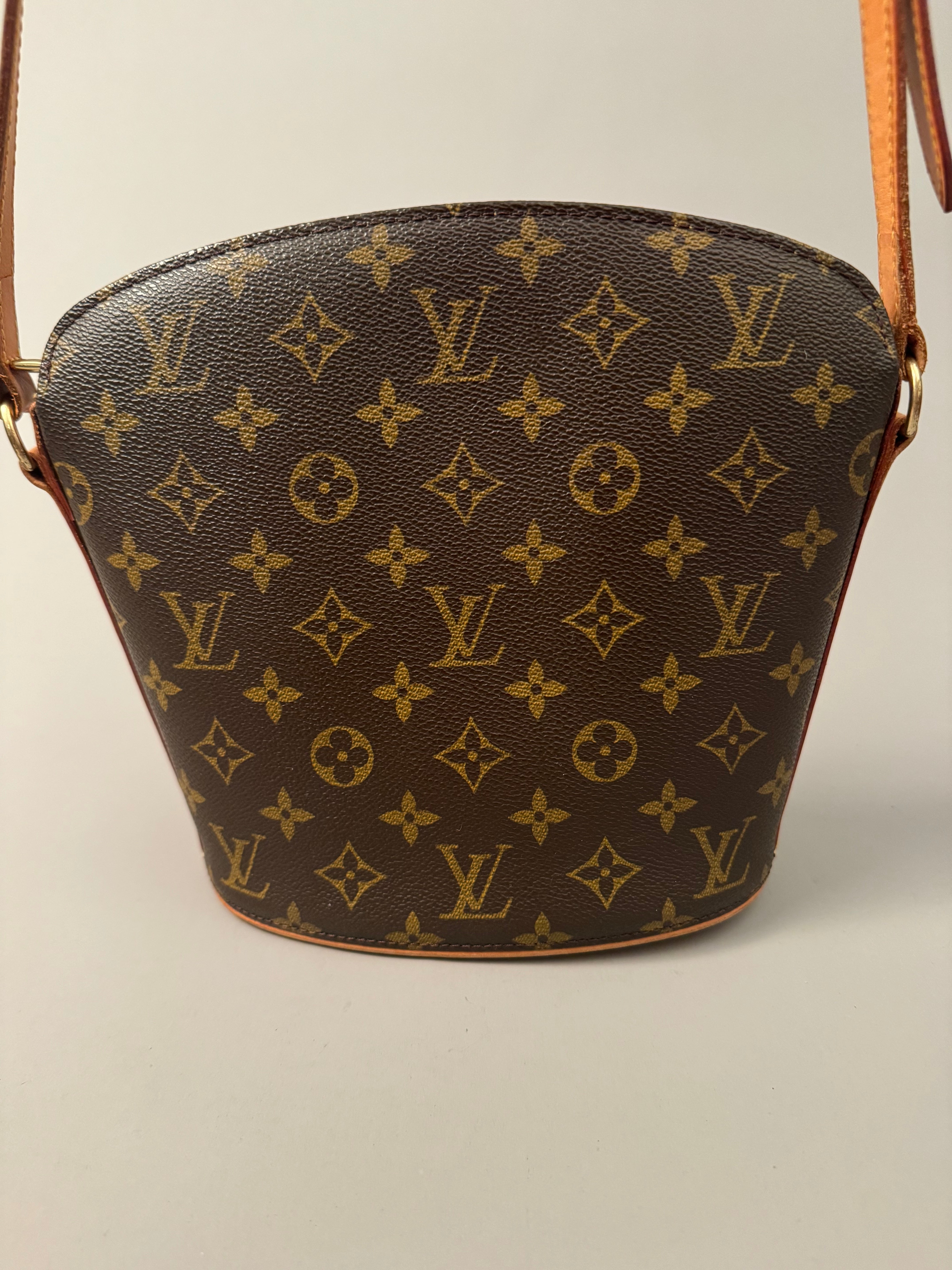 10218 Authentic Pre-loved Louis Vuitton Drouot in Monogram Canvas Done VI0080