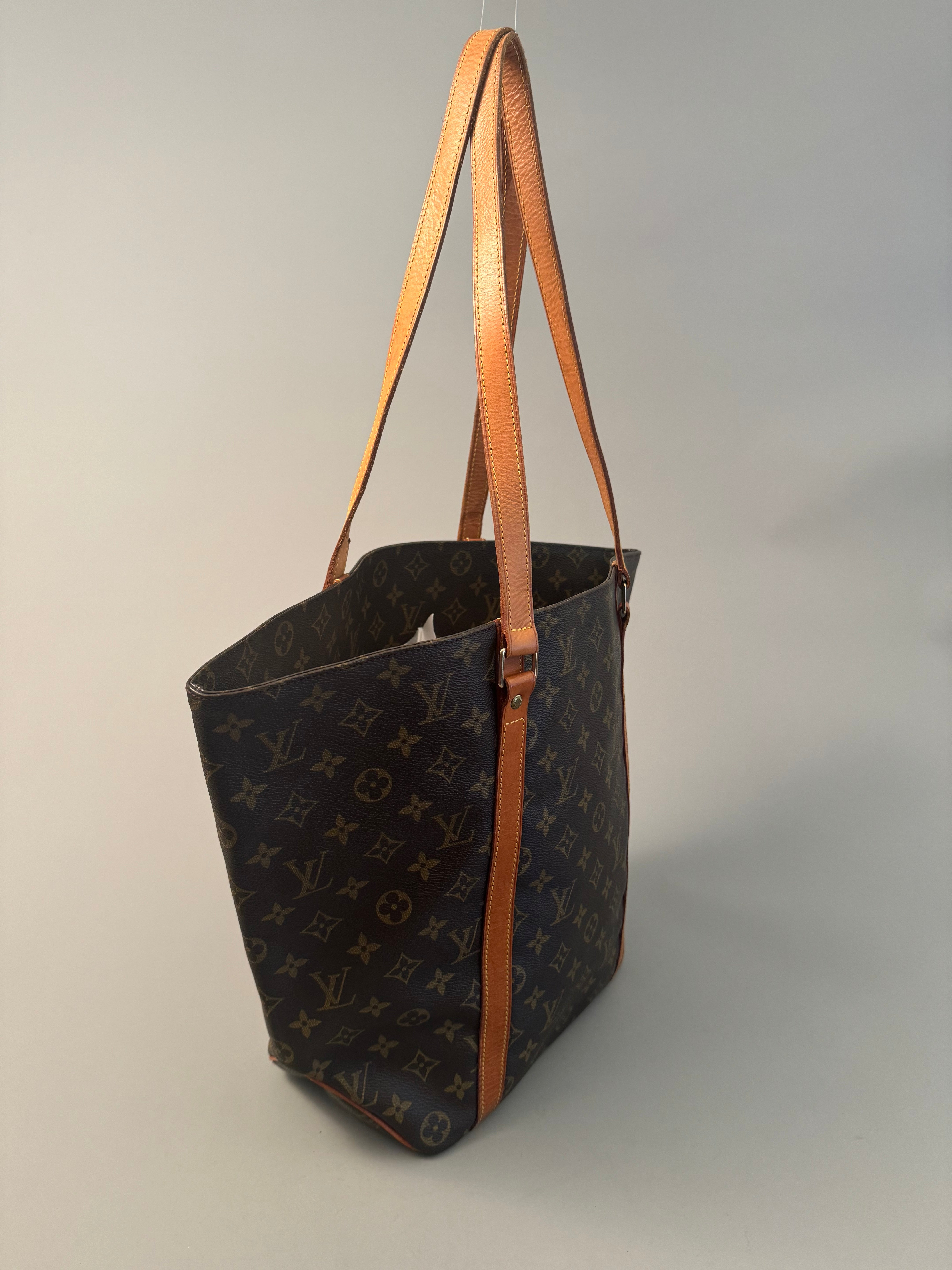 10072 Authentic Pre-loved Louis Vuitton Sac Shopping in Monogram Canvas