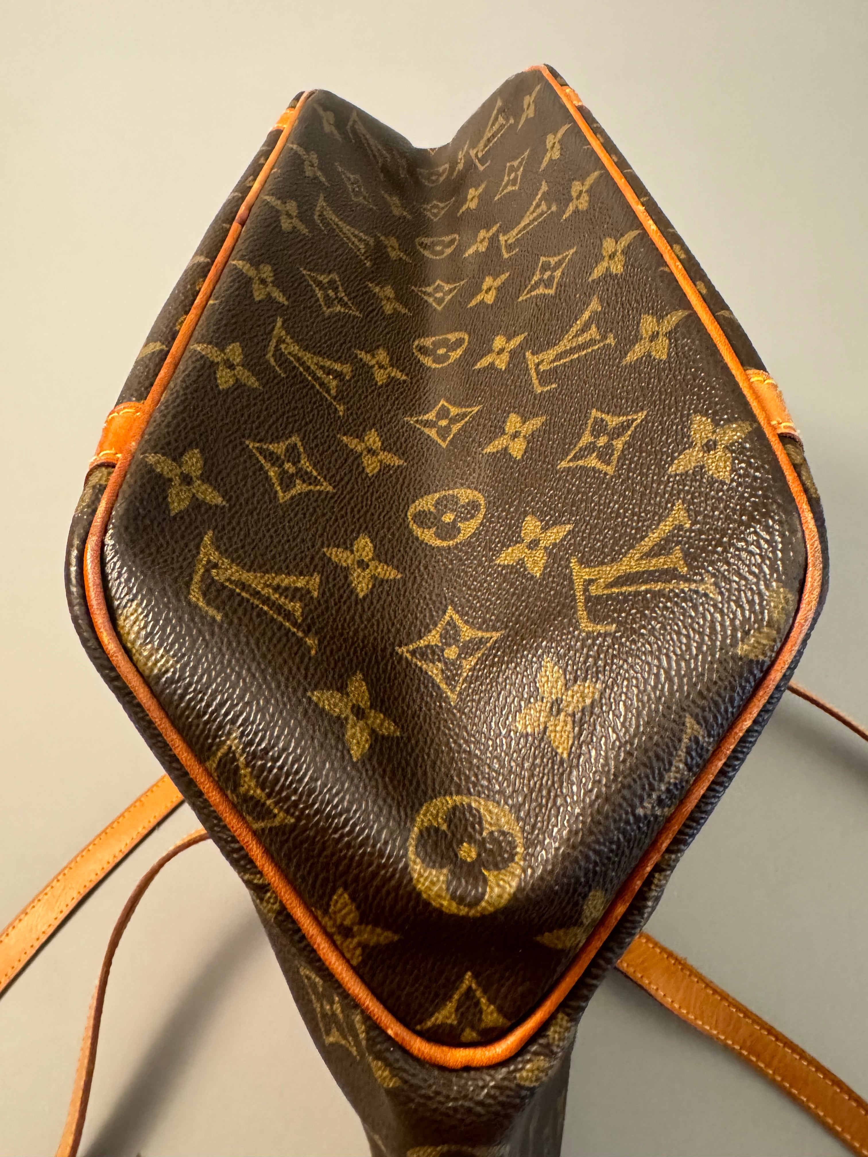 10072 Authentic Pre-loved Louis Vuitton Sac Shopping in Monogram Canvas