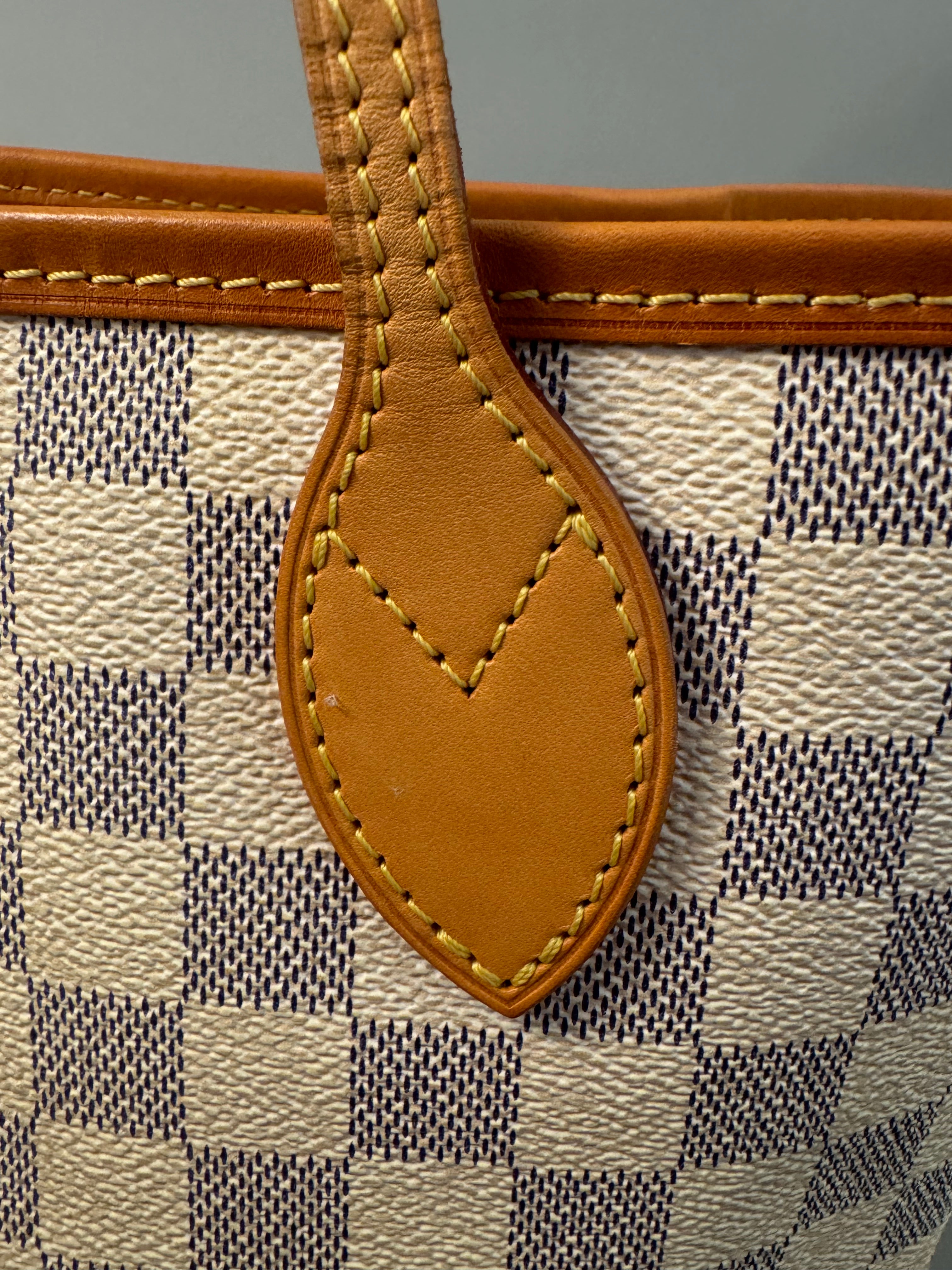 10225 Authentic Pre-loved Louis Vuitton Neverfull MM in Azur Canvas