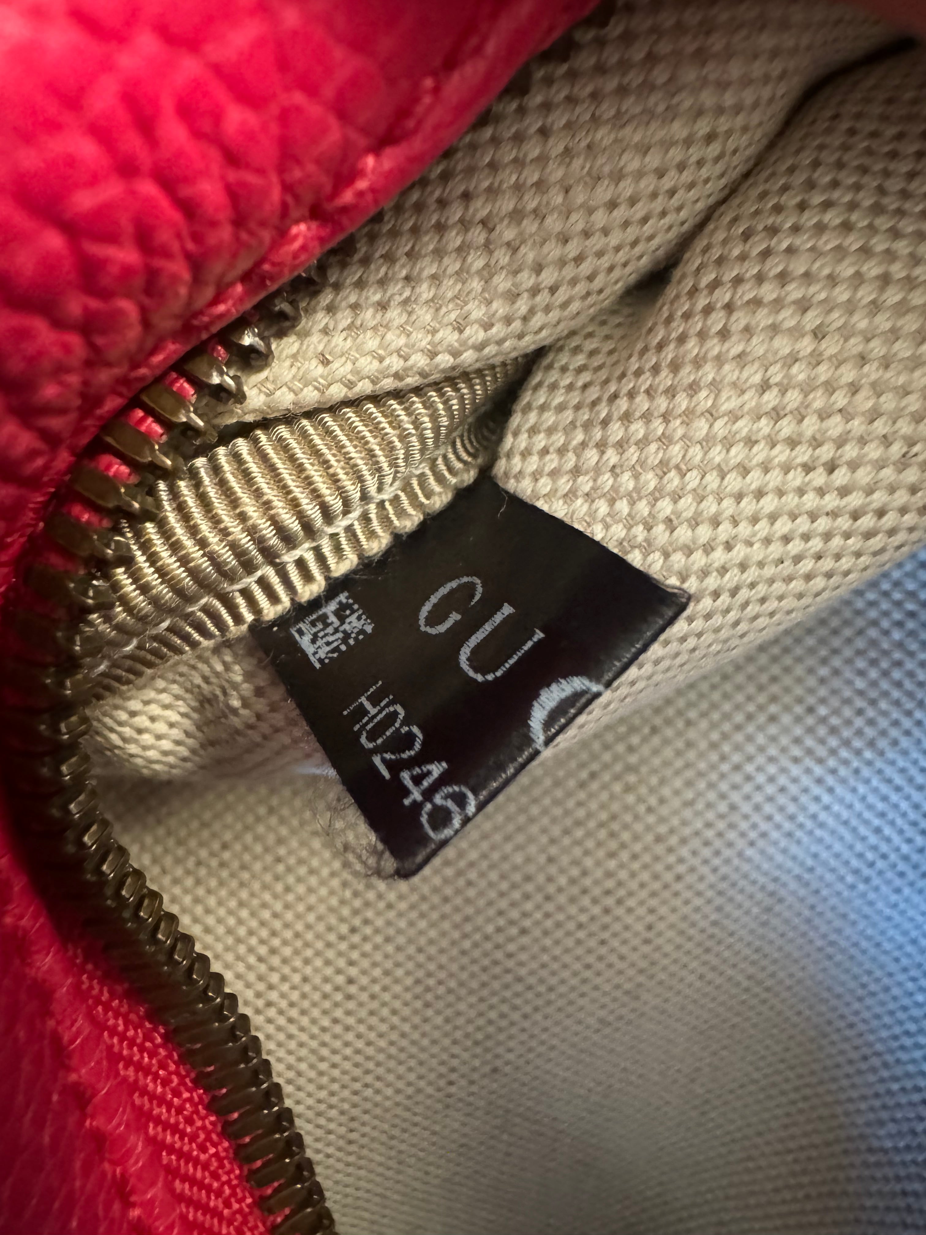 10228 Authentic Pre-Loved Gucci Bumbag in Pink Leather H024637069