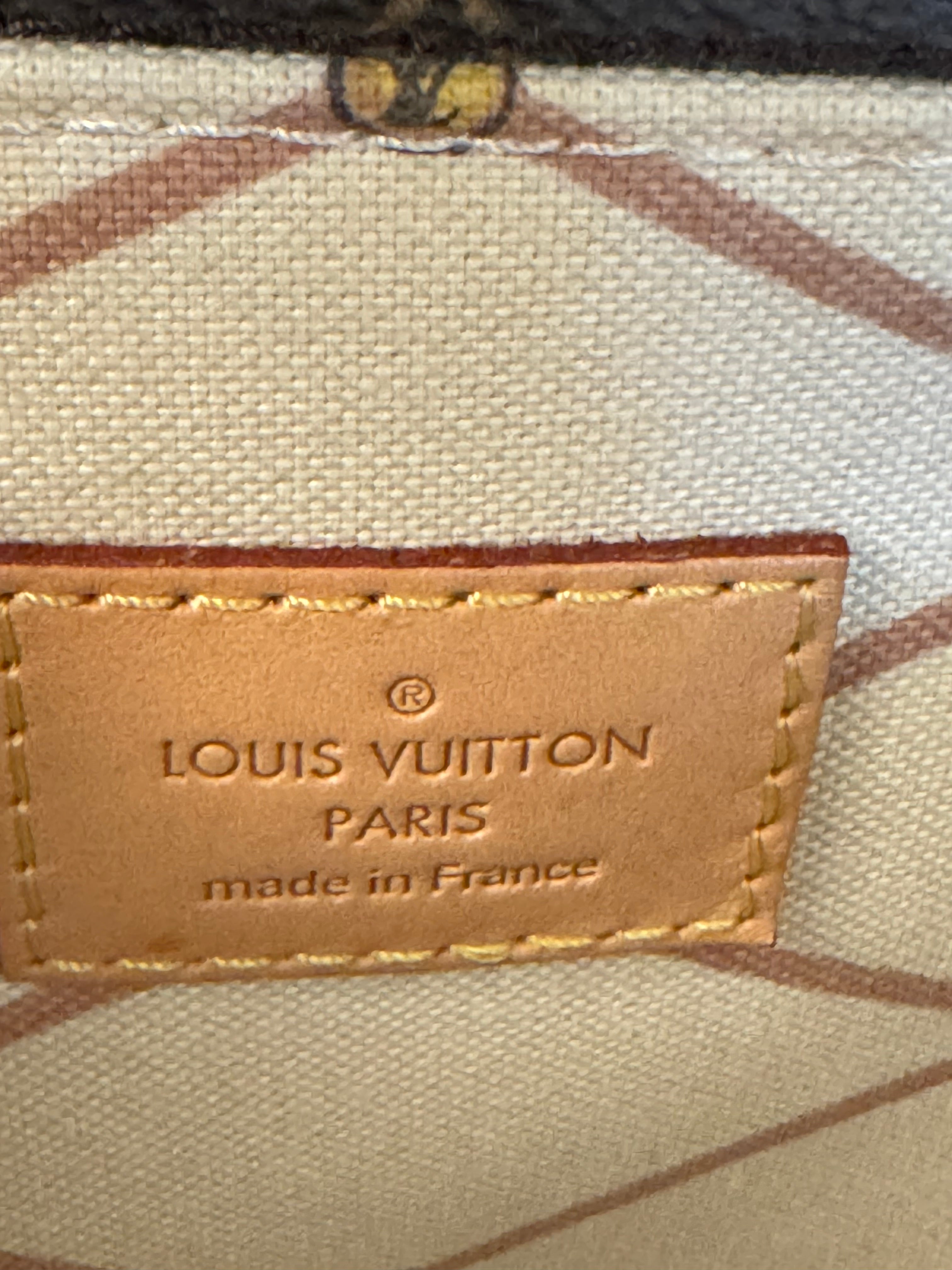 10244 Authentic Pre-loved Louis Vuitton Pochette Metis Summer Trunk in Monogram Canvas