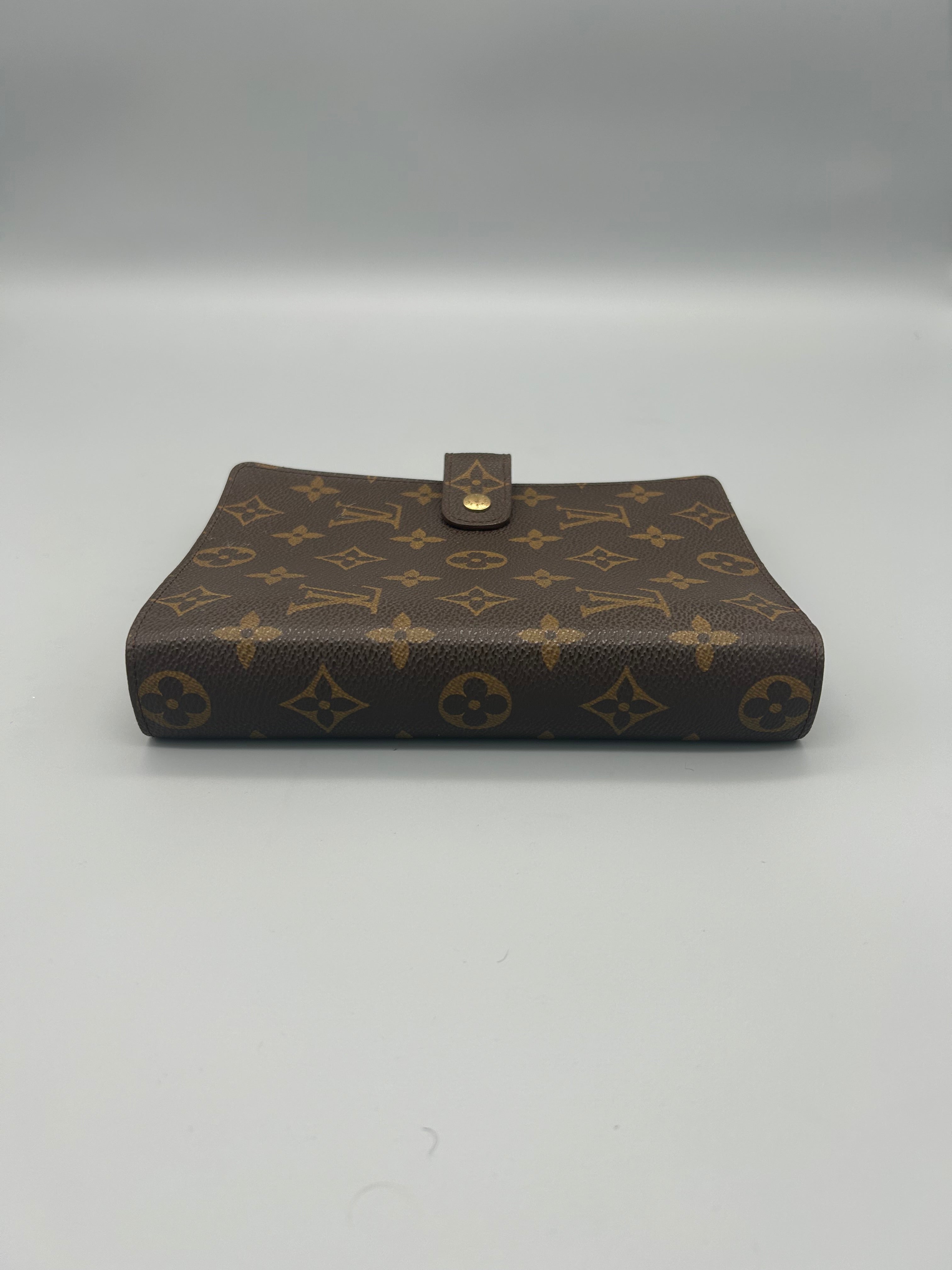 10101 Authentic Pre-loved Louis Vuitton Agenda MM in Monogram Canvas