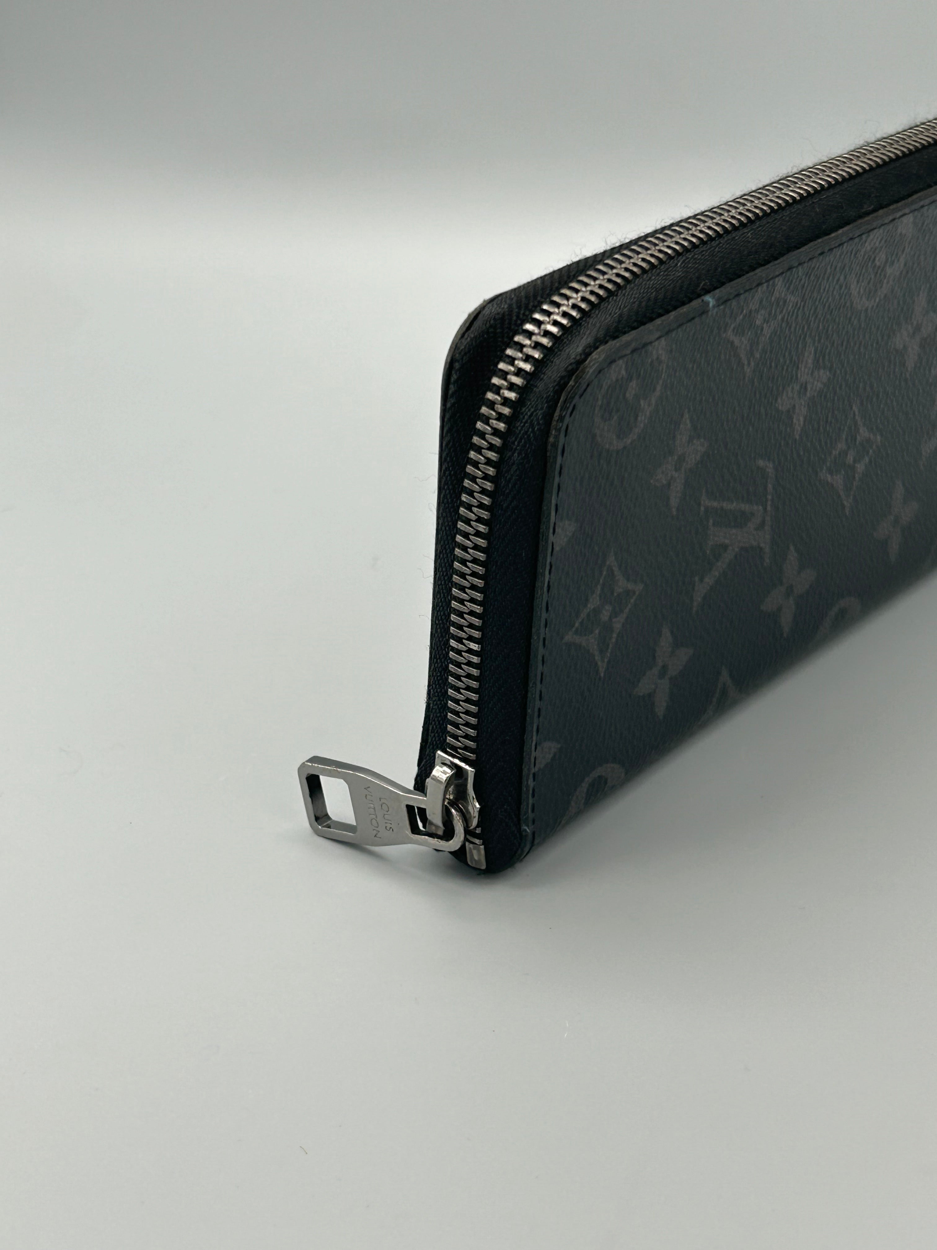 10104 Authentic Pre-loved Louis Vuitton Zippy Vertical Wallet in Graphite Eclipse Canvas