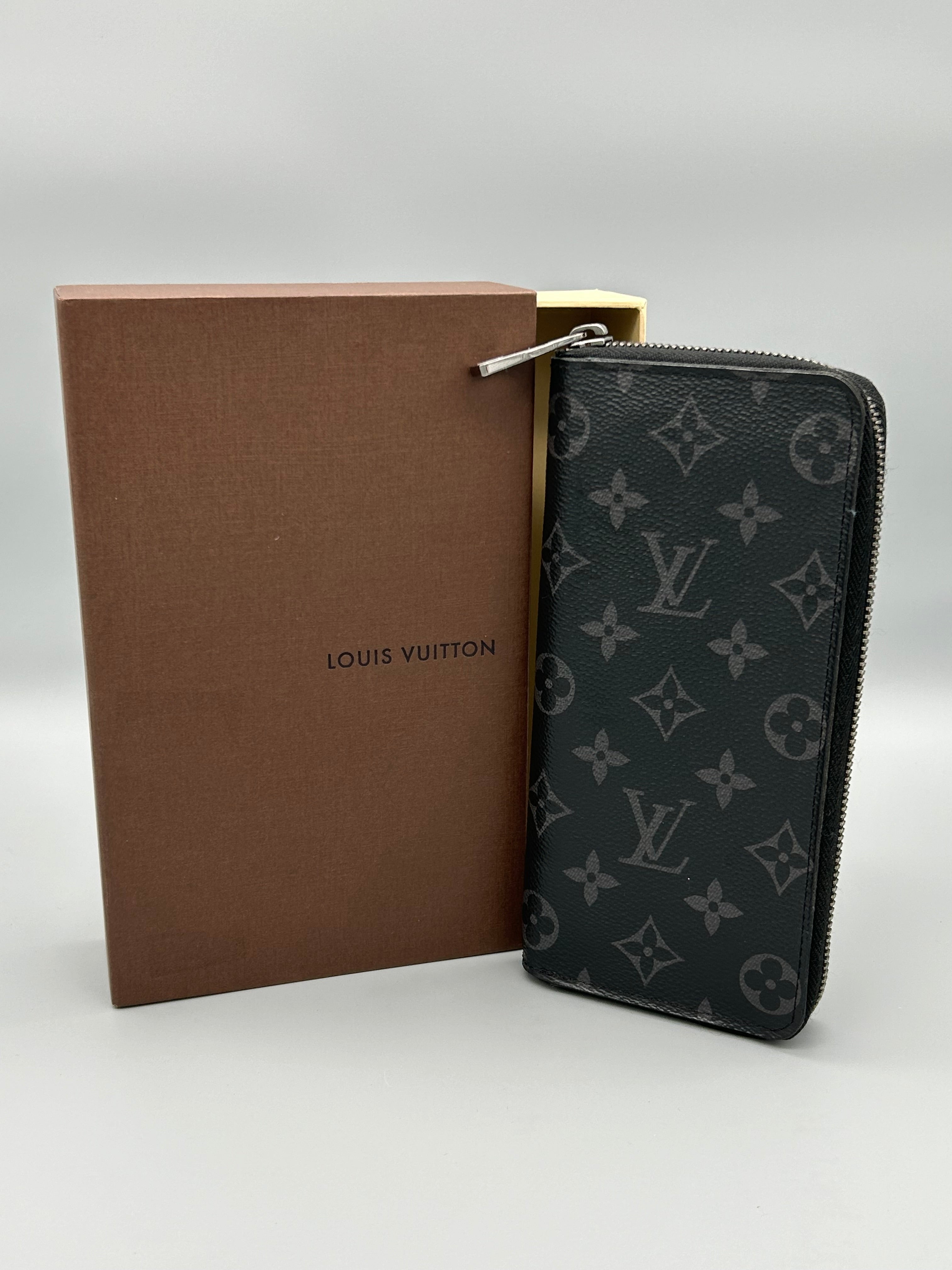 10104 Authentic Pre-loved Louis Vuitton Zippy Vertical Wallet in Graphite Eclipse Canvas