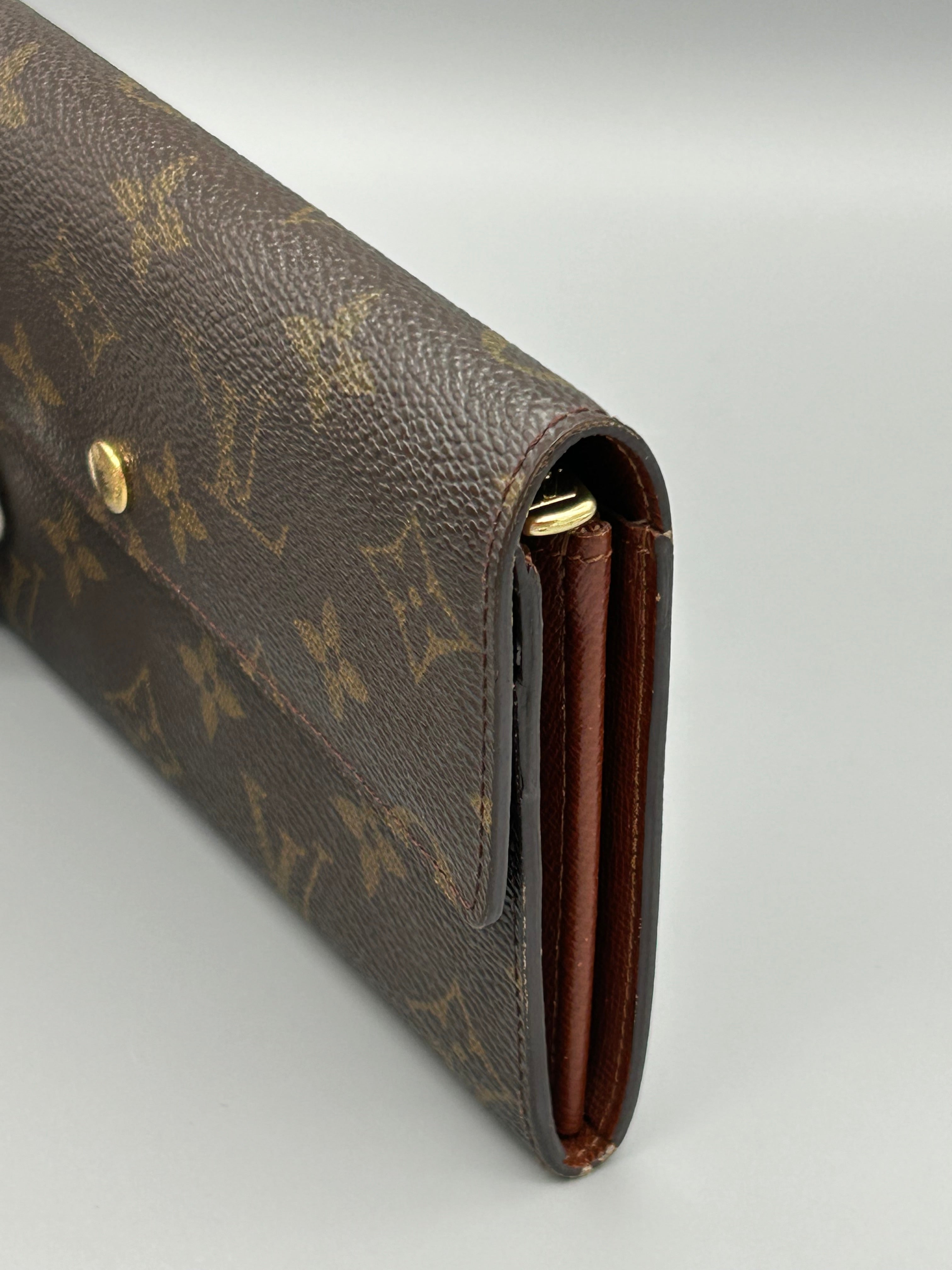 10106 Authentic Pre-loved Louis Vuitton Sarah Wallet in Monogram Canvas