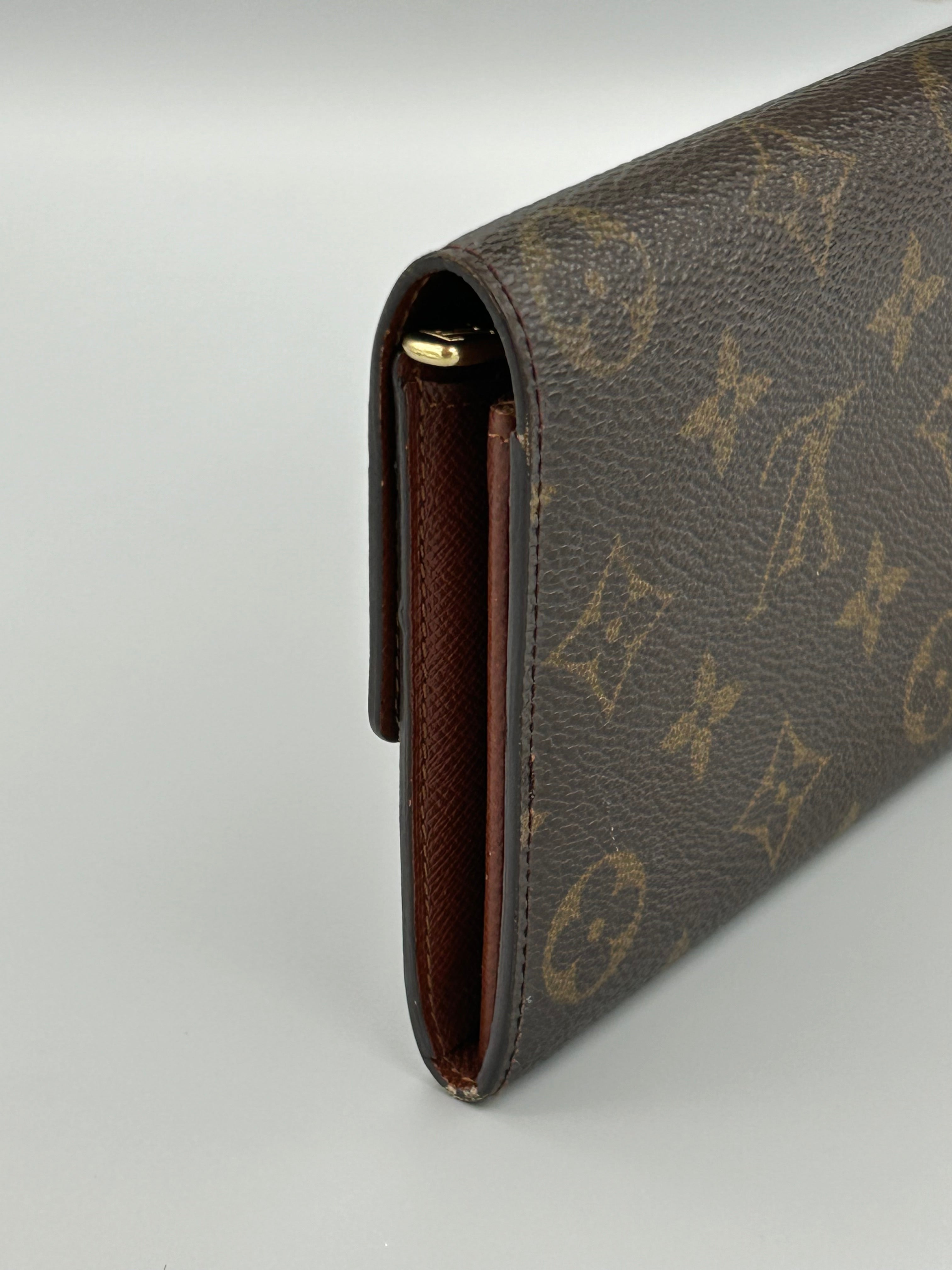 10106 Authentic Pre-loved Louis Vuitton Sarah Wallet in Monogram Canvas