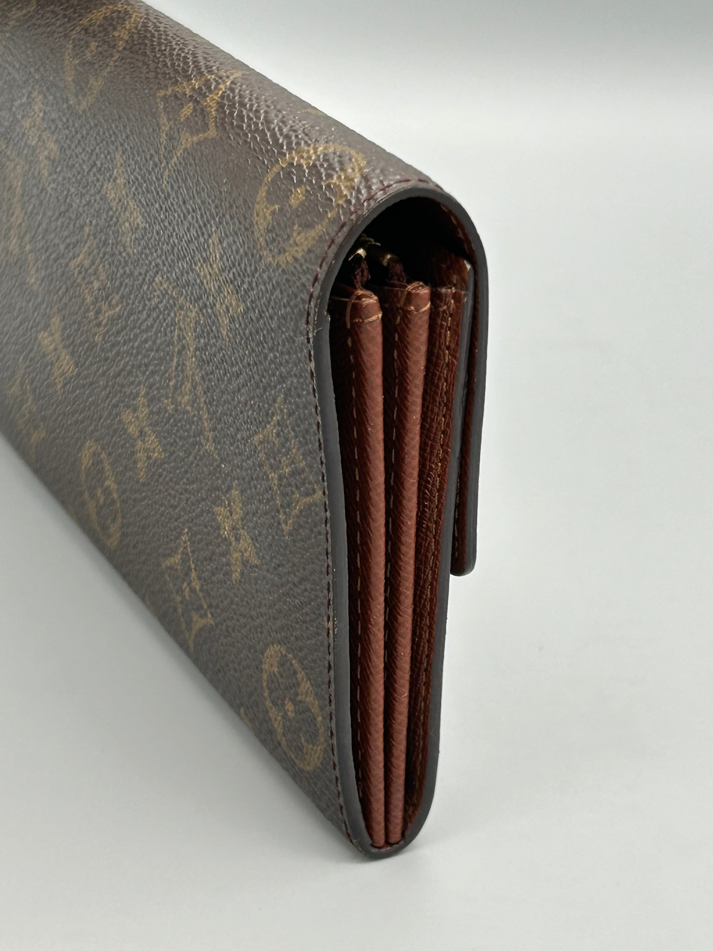 10106 Authentic Pre-loved Louis Vuitton Sarah Wallet in Monogram Canvas