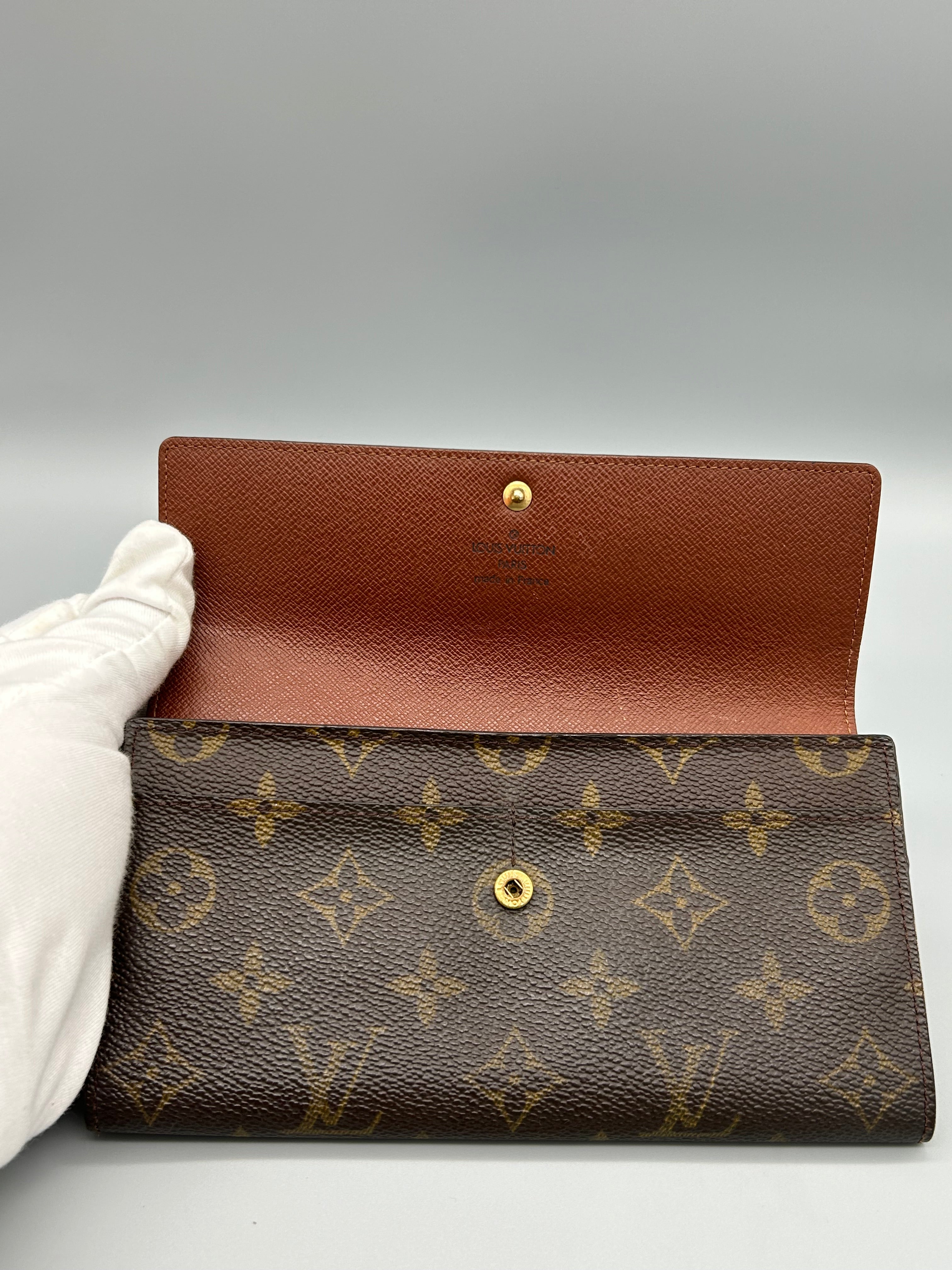 10106 Authentic Pre-loved Louis Vuitton Sarah Wallet in Monogram Canvas