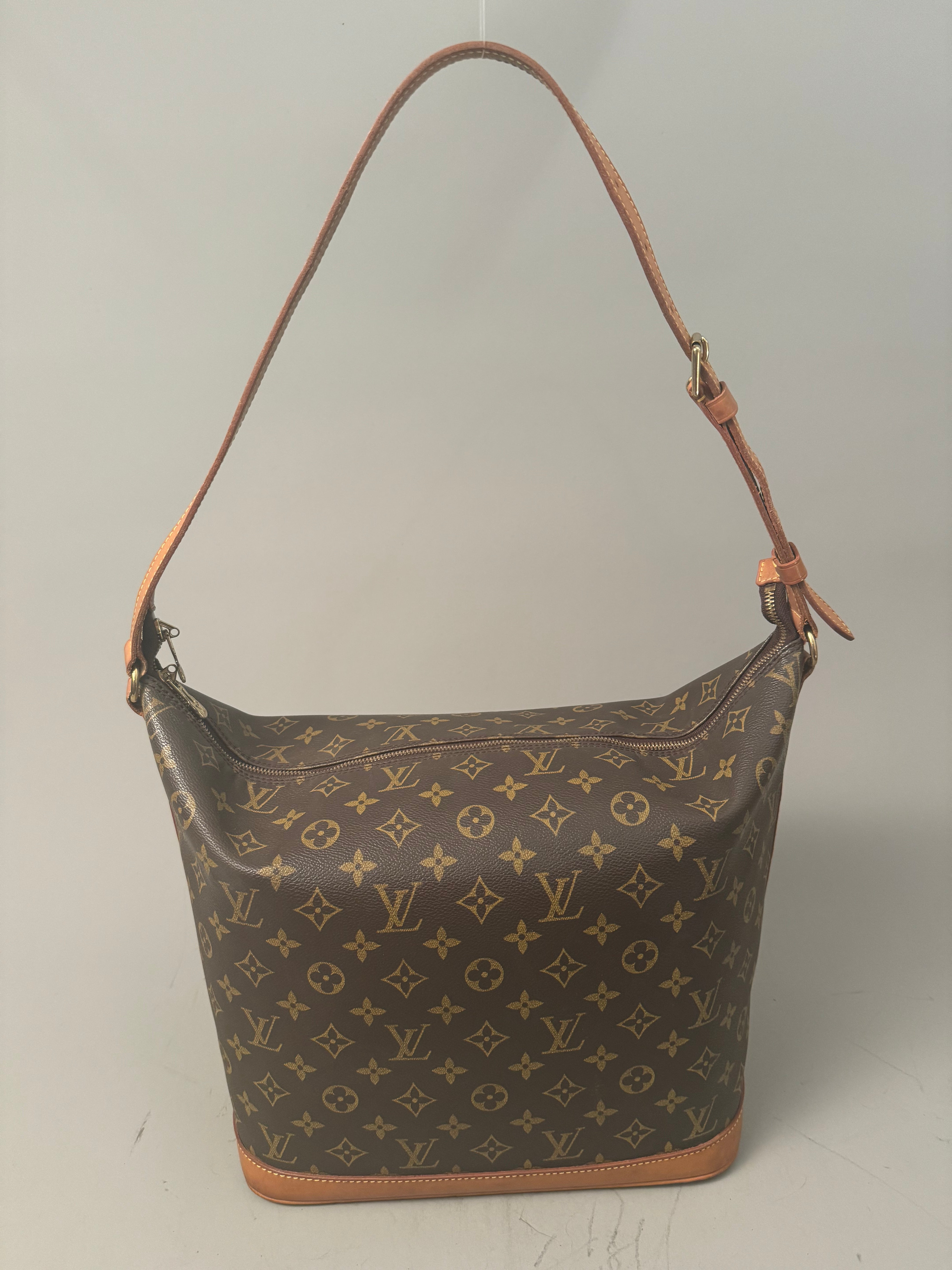 10132 Authentic Pre-loved Louis Vuitton Amfar Vanity 3 in Monogram Canvas