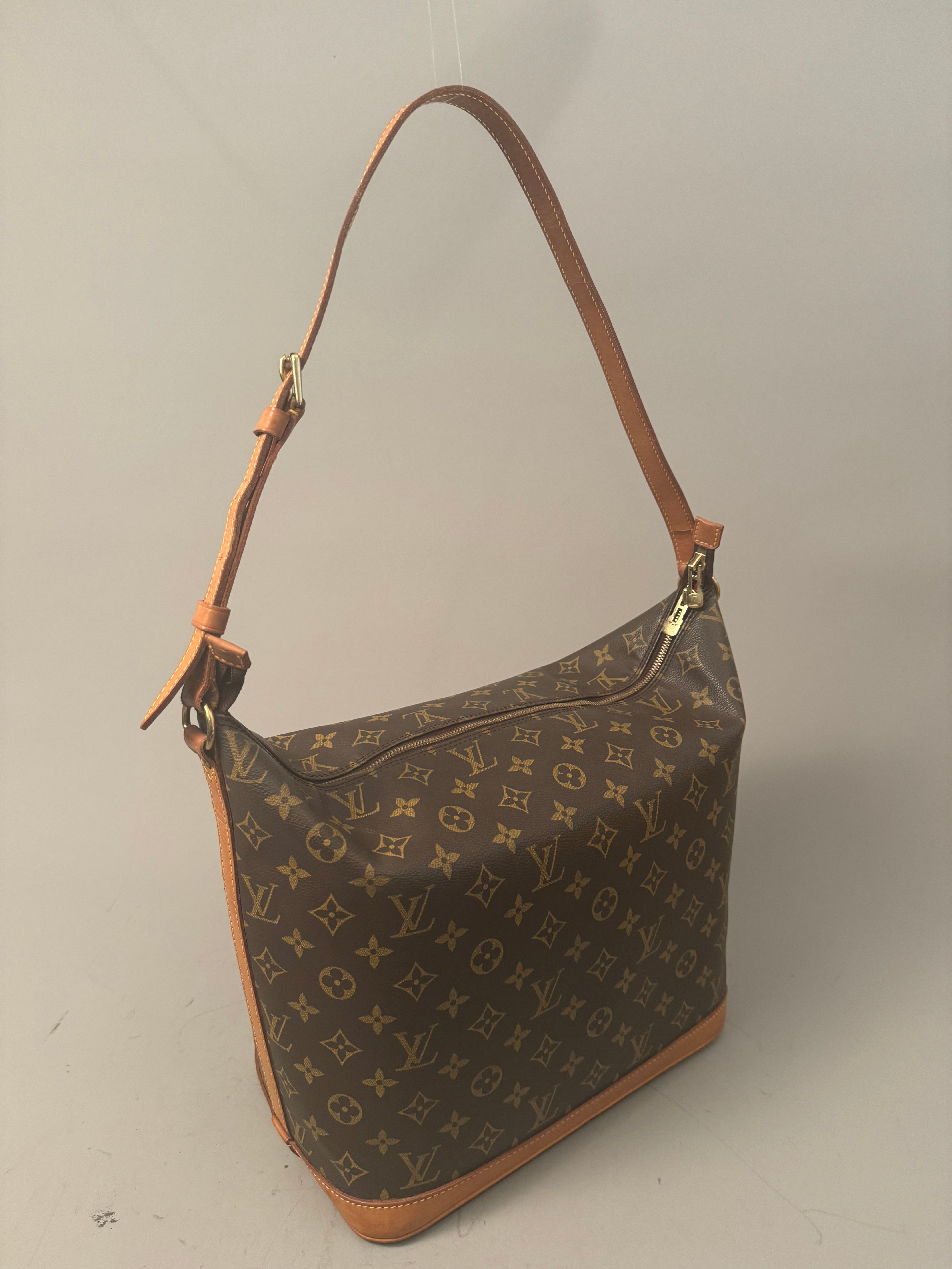 10132 Authentic Pre-loved Louis Vuitton Amfar Vanity 3 in Monogram Canvas