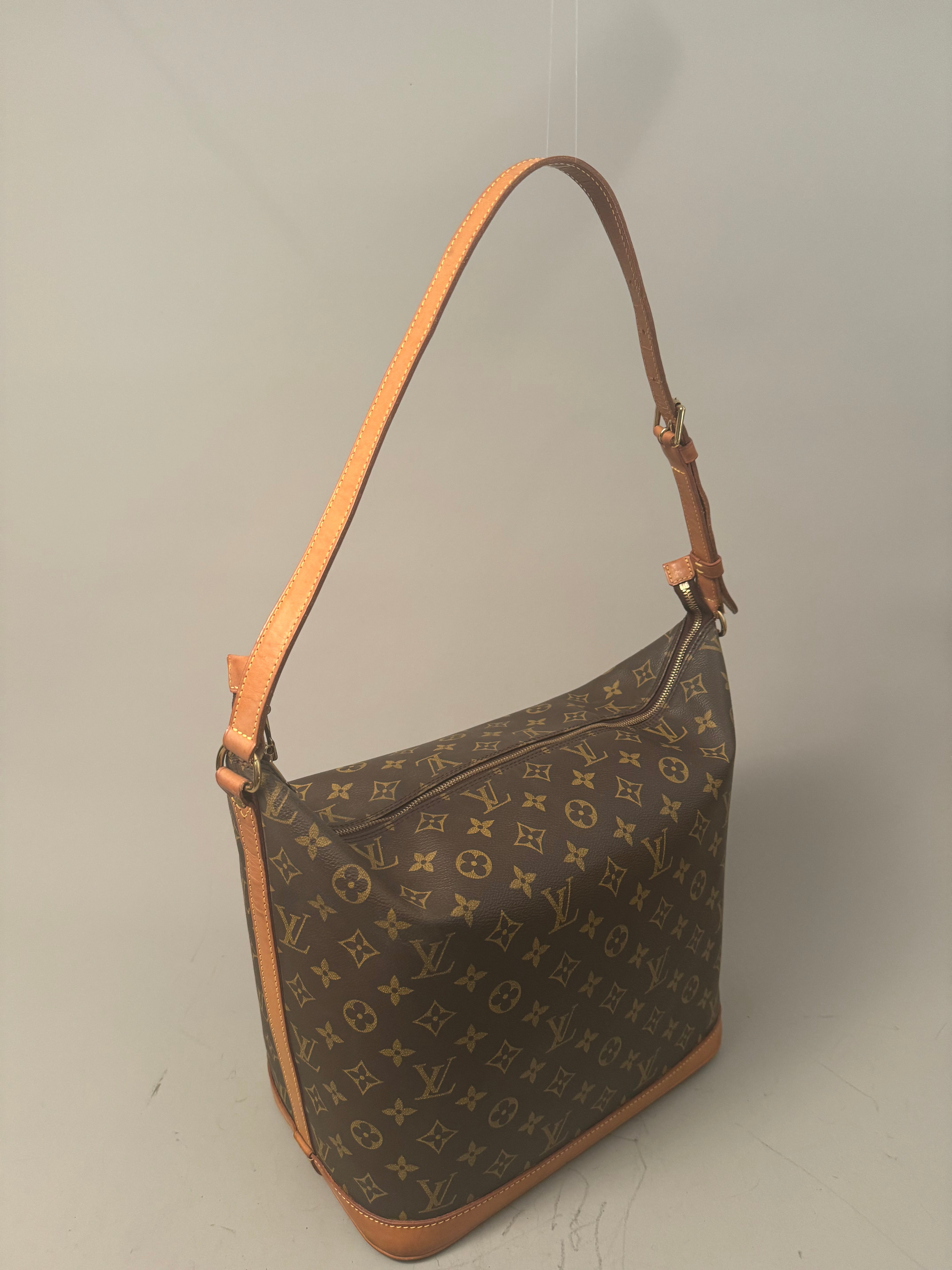 10132 Authentic Pre-loved Louis Vuitton Amfar Vanity 3 in Monogram Canvas