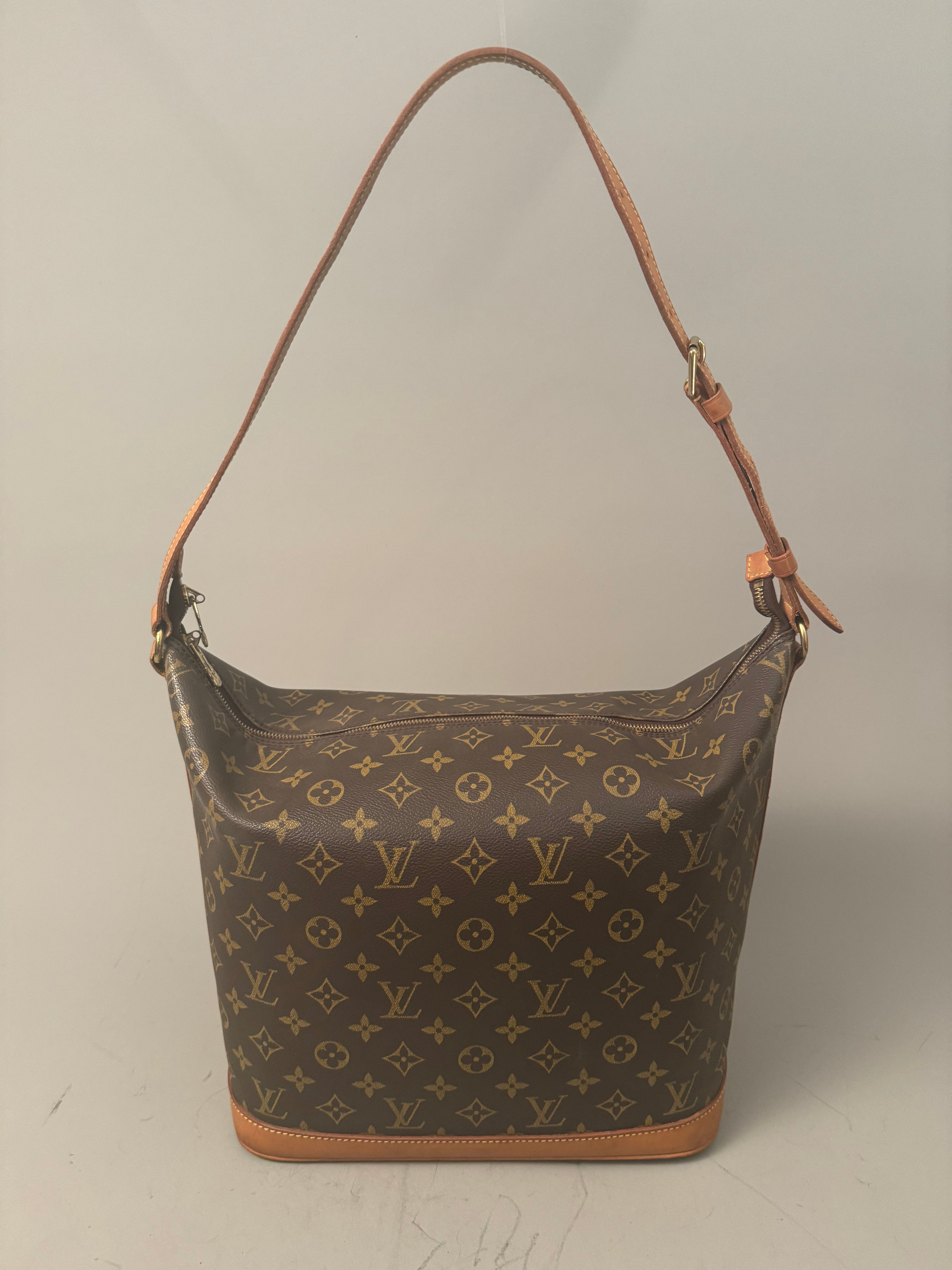 10132 Authentic Pre-loved Louis Vuitton Amfar Vanity 3 in Monogram Canvas