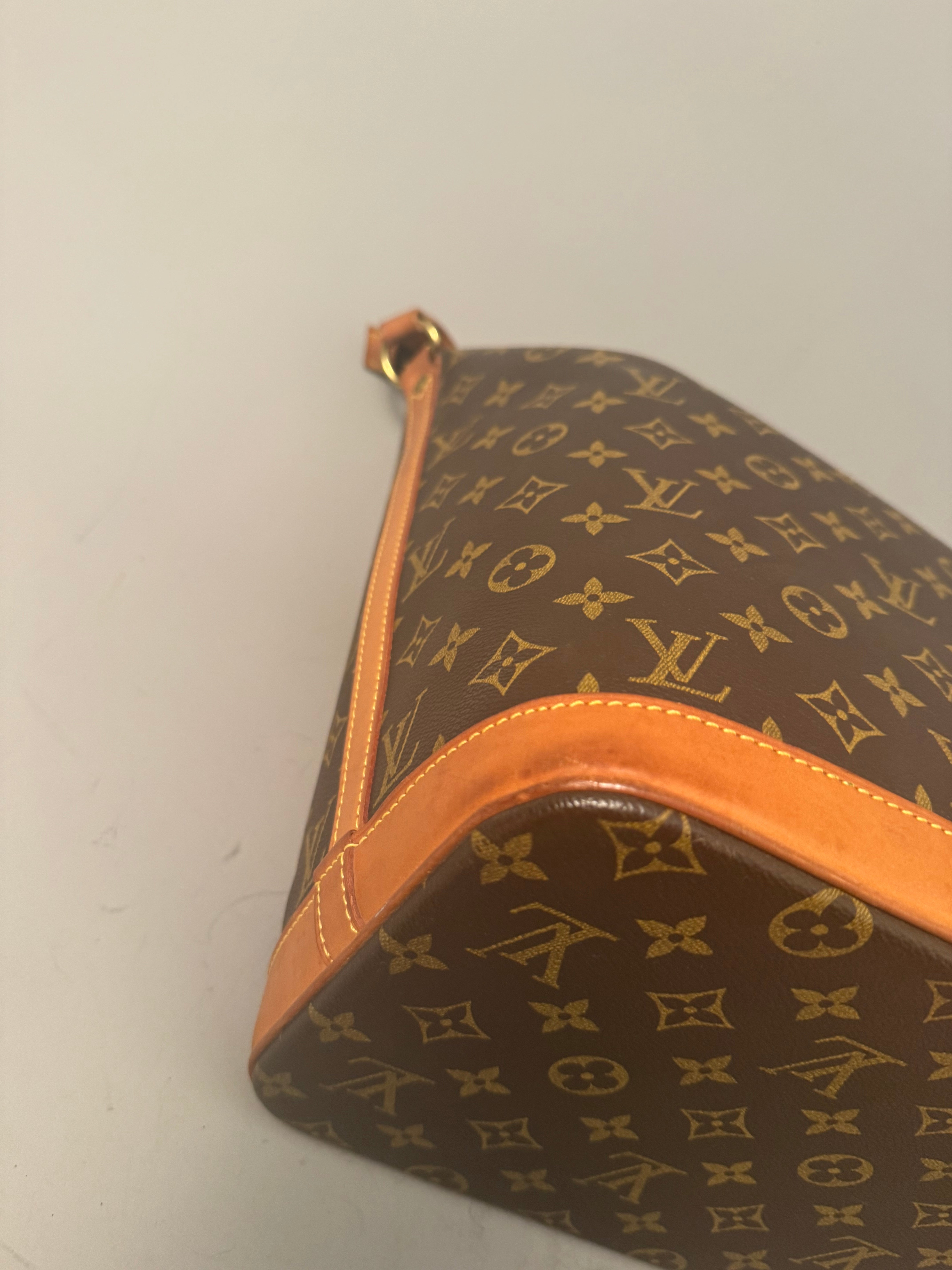 10132 Authentic Pre-loved Louis Vuitton Amfar Vanity 3 in Monogram Canvas