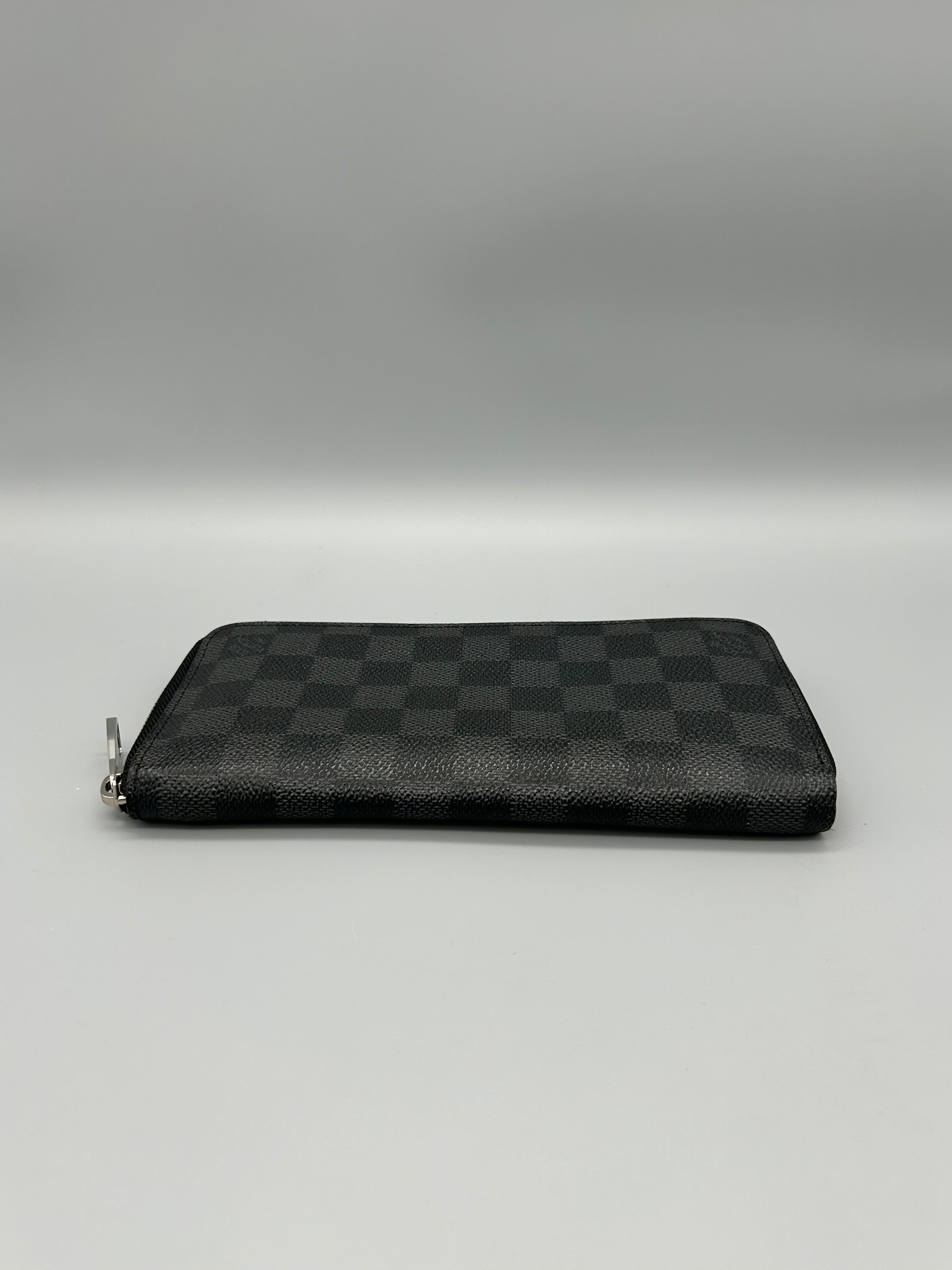 10233 Authentic Pre-loved Louis Vuitton Zippy Vertical Wallet in Graphite  Damier Canvas