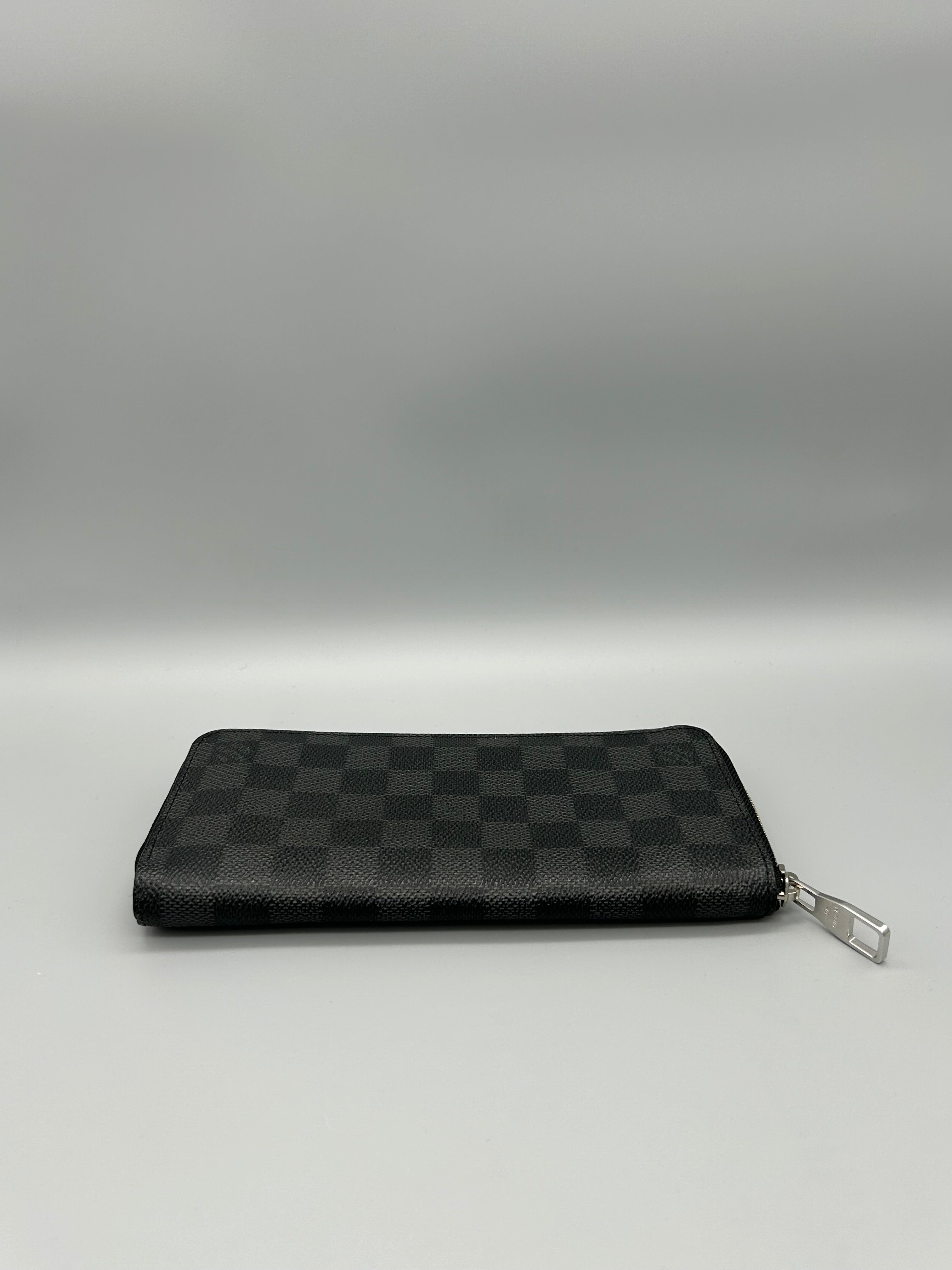 10233 Authentic Pre-loved Louis Vuitton Zippy Vertical Wallet in Graphite  Damier Canvas