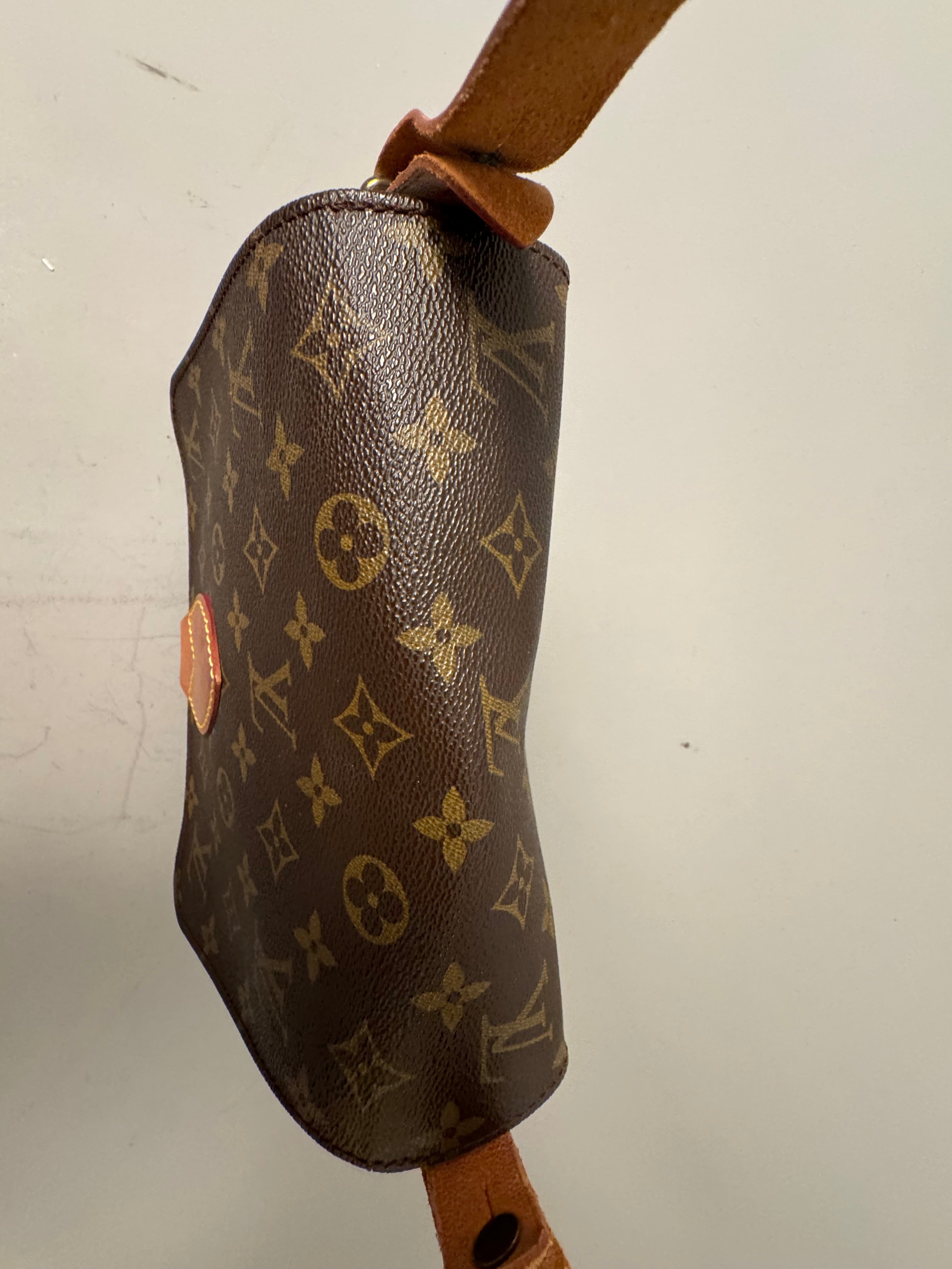 10166 Authentic Pre-loved Louis Vuitton Cartouchiere in Monogram Canvas