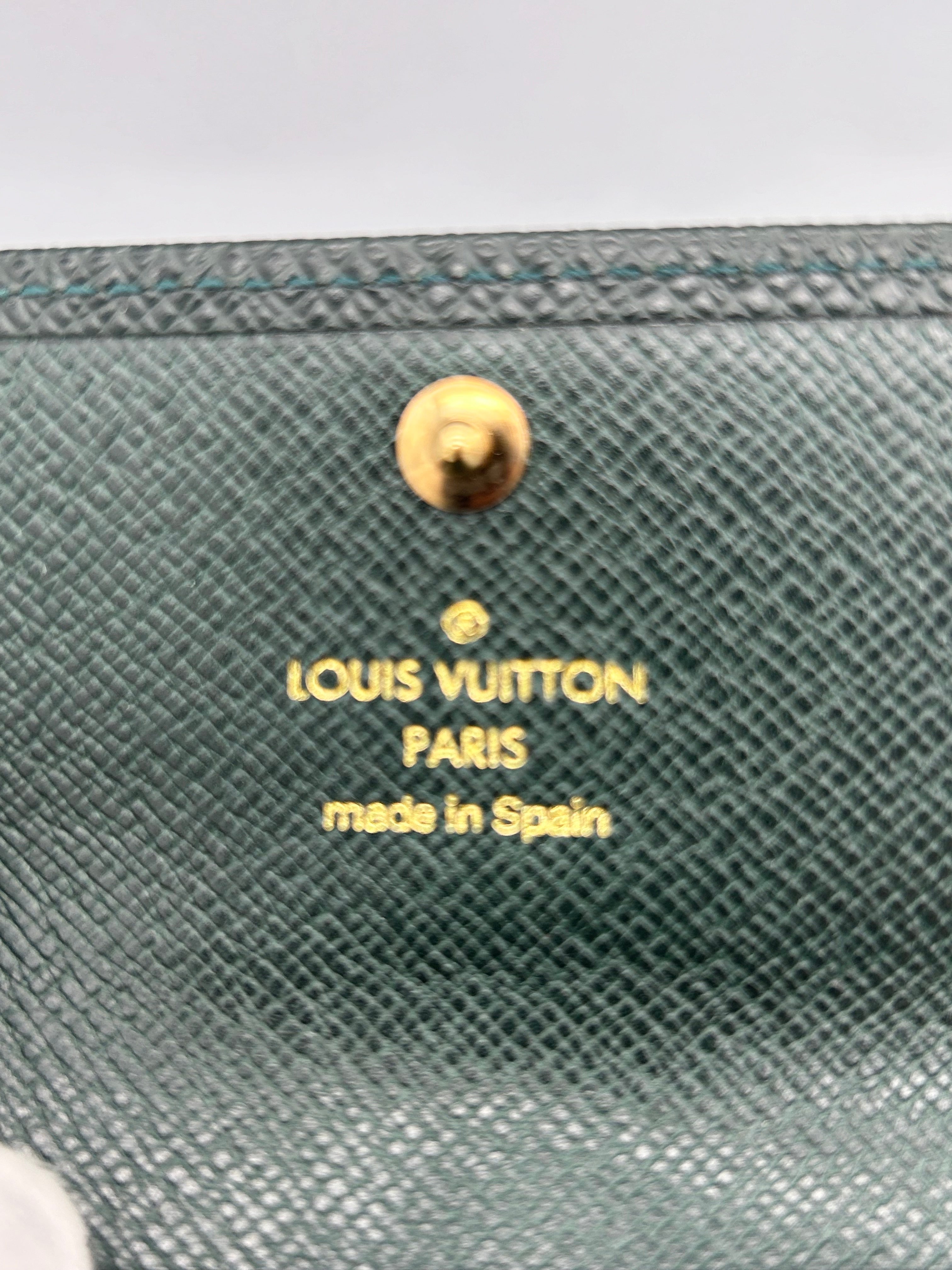 10123 Authentic Pre-Loved Louis Vuitton Key Case in Green Canvas