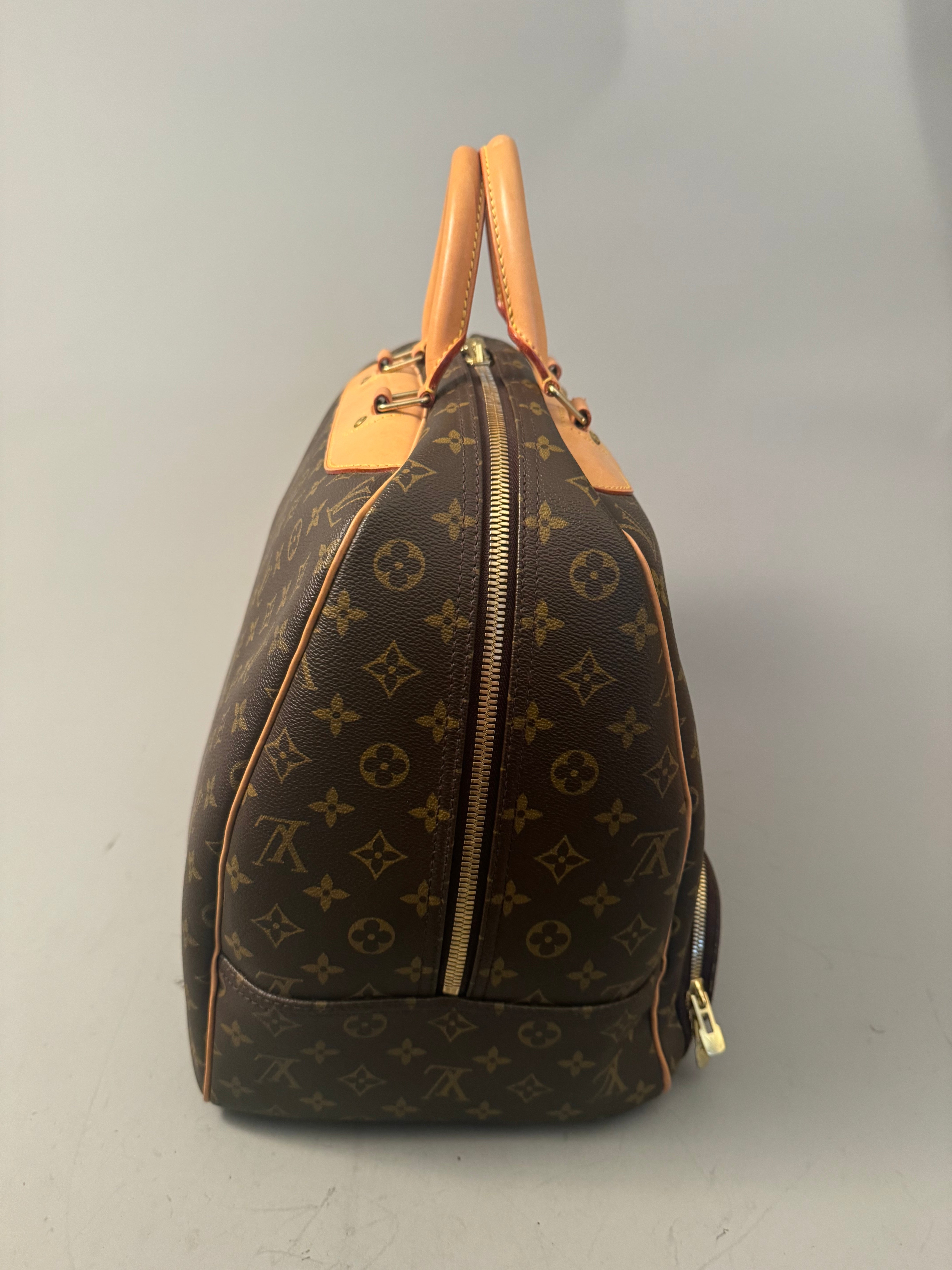 10164 Authentic Pre-loved Louis Vuitton Evasion in Monogram Canvas