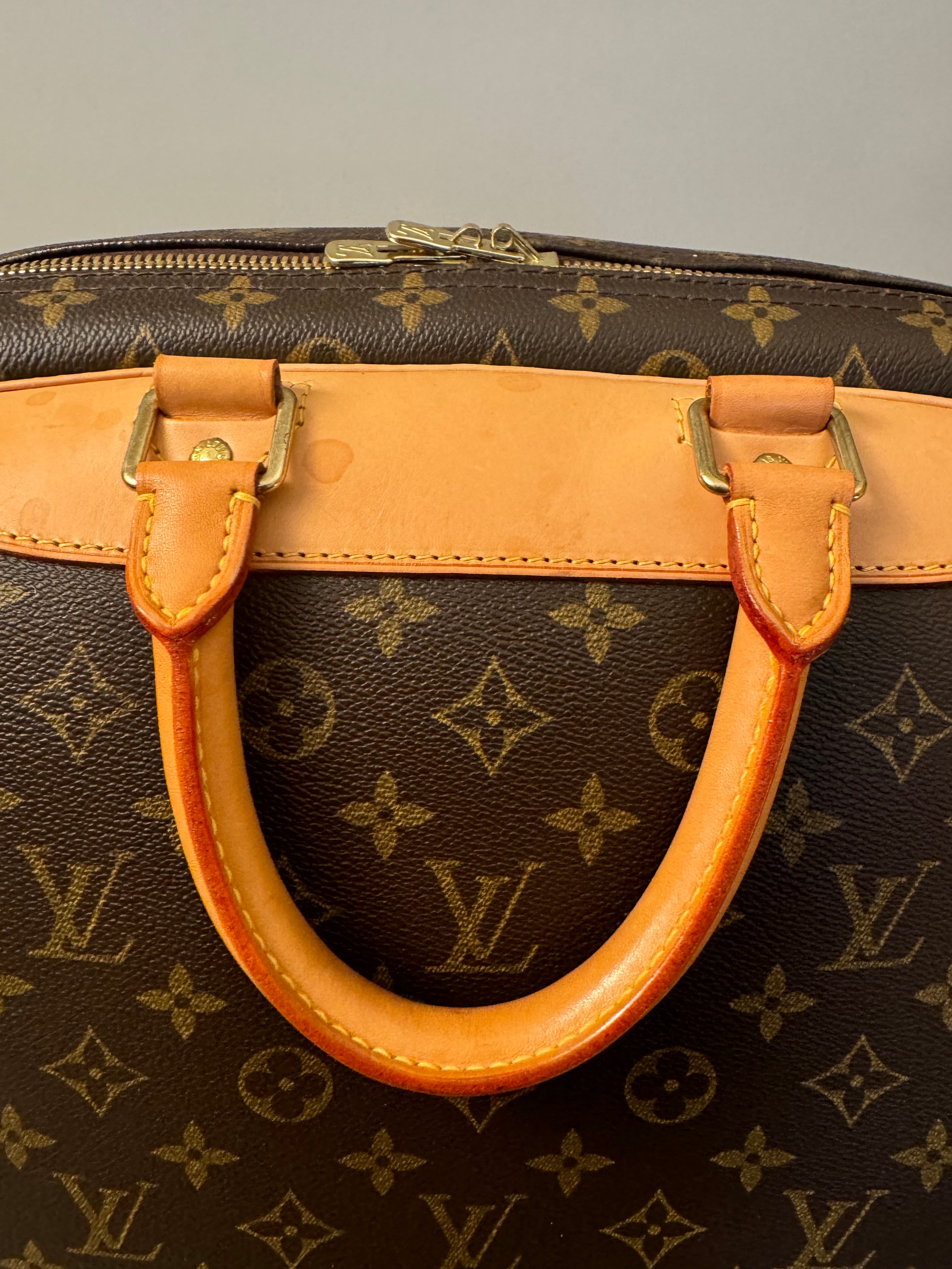 10164 Authentic Pre-loved Louis Vuitton Evasion in Monogram Canvas