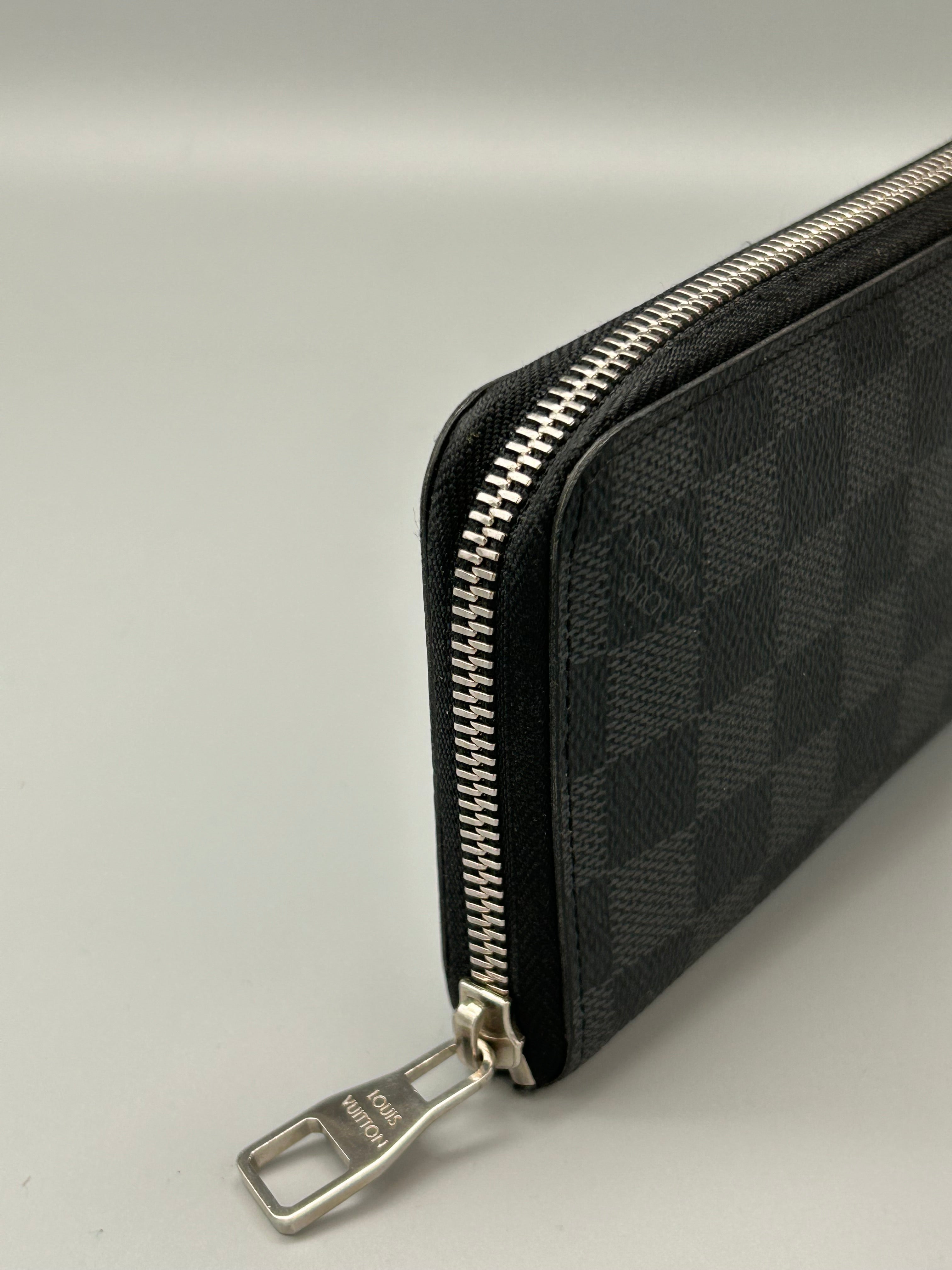 10234 Authentic Pre-loved Louis Vuitton Zippy Vertical Wallet in Graphite  Damier Canvas